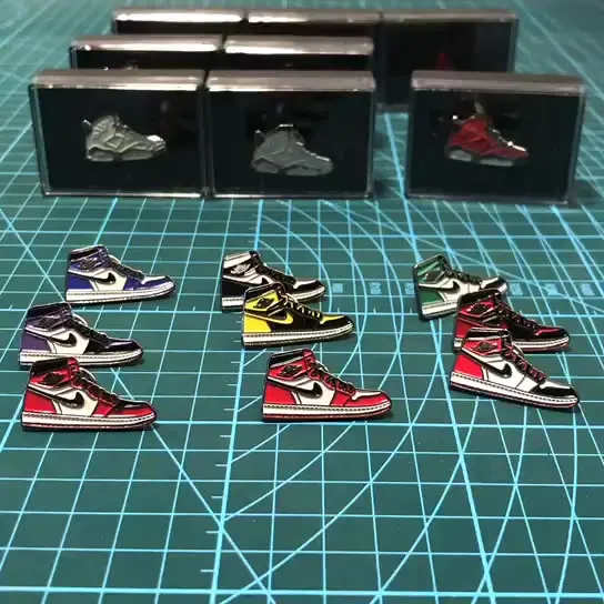 Hot Selling sneakers pins badge souvenirs metal enamel pin couples gifts A J sport pins