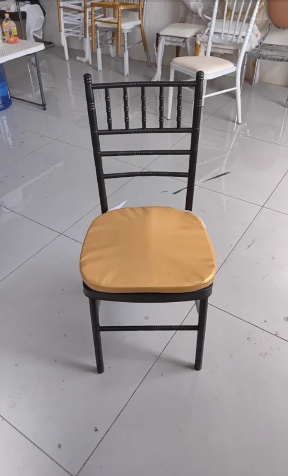 Wholesale hot and inexpensive modern and popular hotel chiavari chairs made of iron stackable bamboo chairs for banquets
