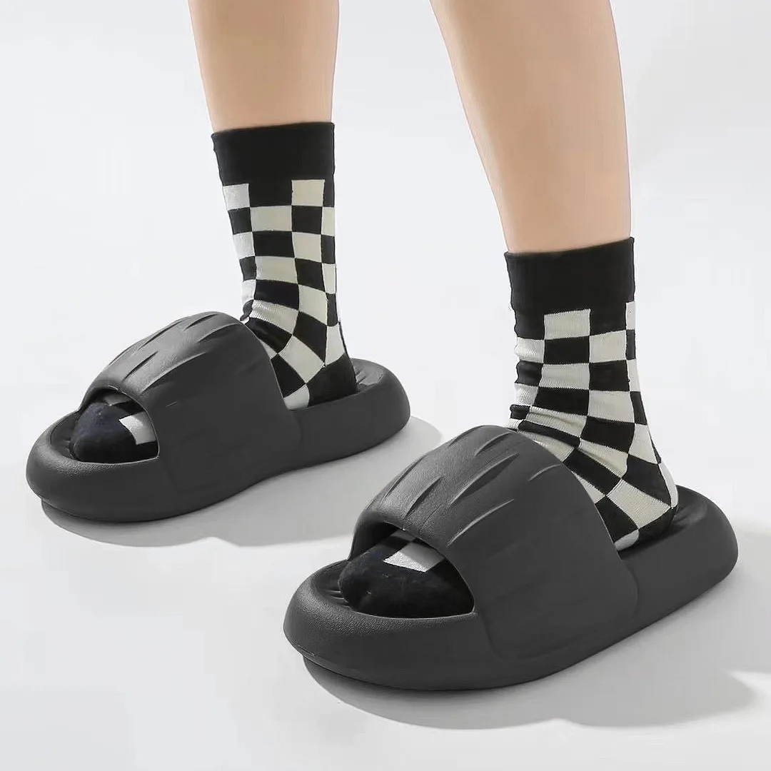 2022 bread slippers EVA rubber and plastic thick bottom casual couple men and women flat slide slippers unisex slides slippers