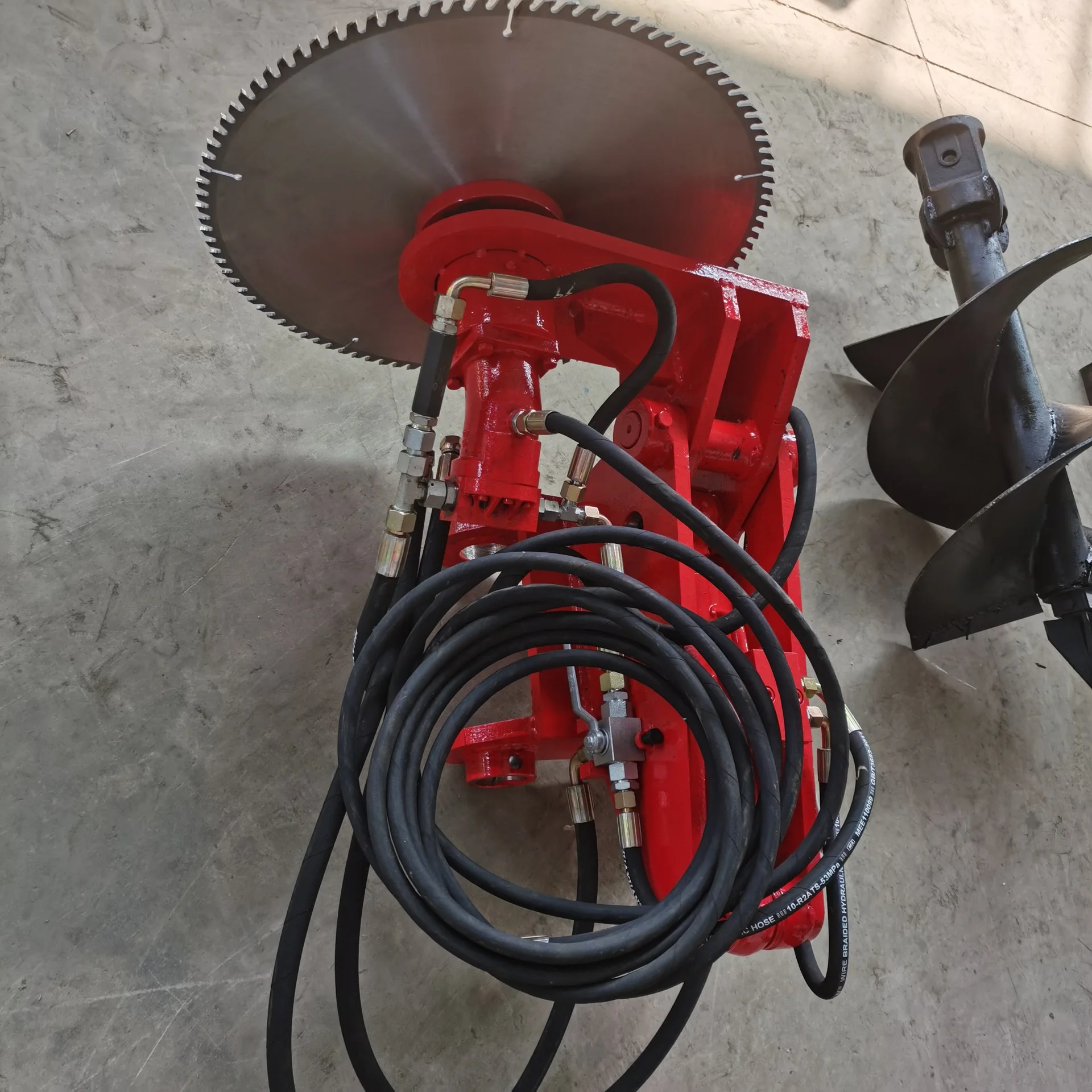Excavator Attachment wood saw hydraulic saw with circle blade for cutting tree