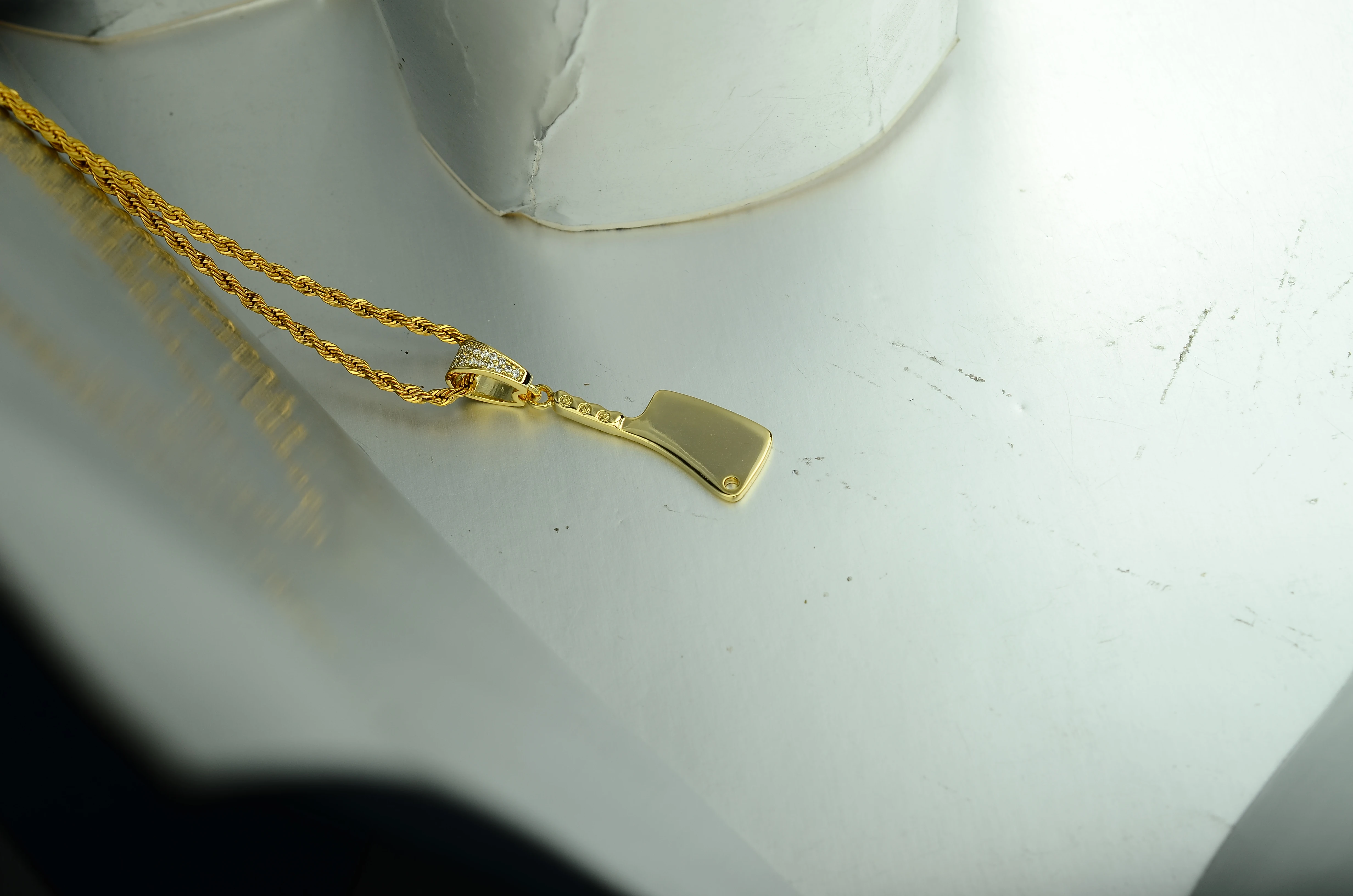 Wholesale Fashion Personalized Jewelry Creative Punk Style Iec out Zircon Kitchen Knife Brass Pendant