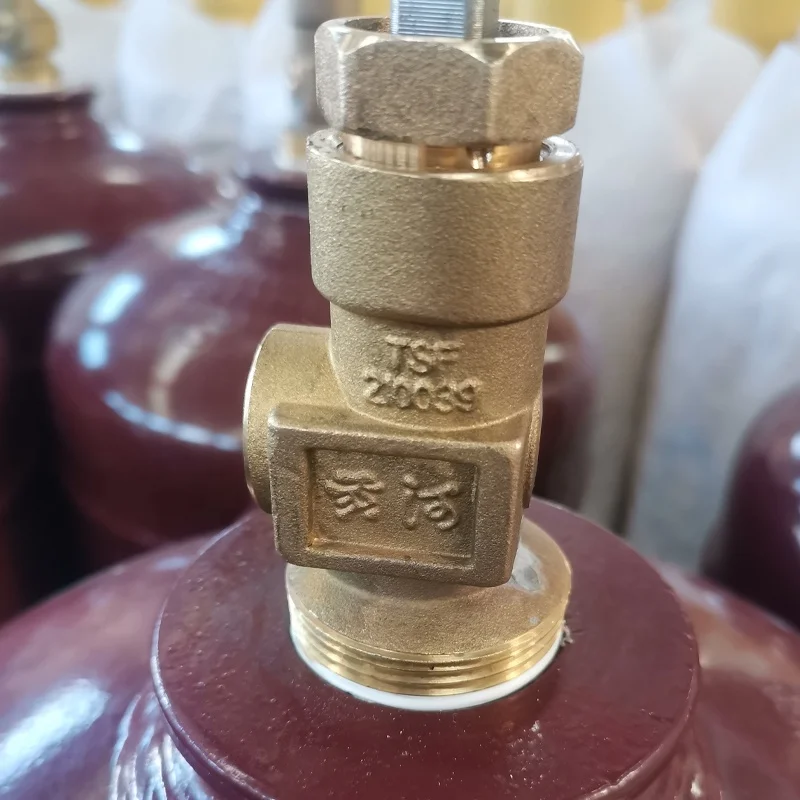 ACETYLENE CYLINDER WITH VALVE AND CAP USED FOR ACETYLENE GAS AND WELDING MACHINE