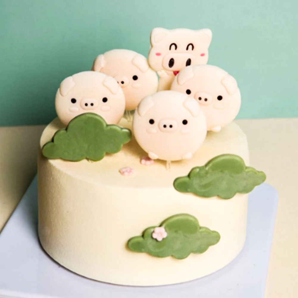 
Small Pig Flowers Green Cloud Warm Color Chocolate Wholesale Confectionery 