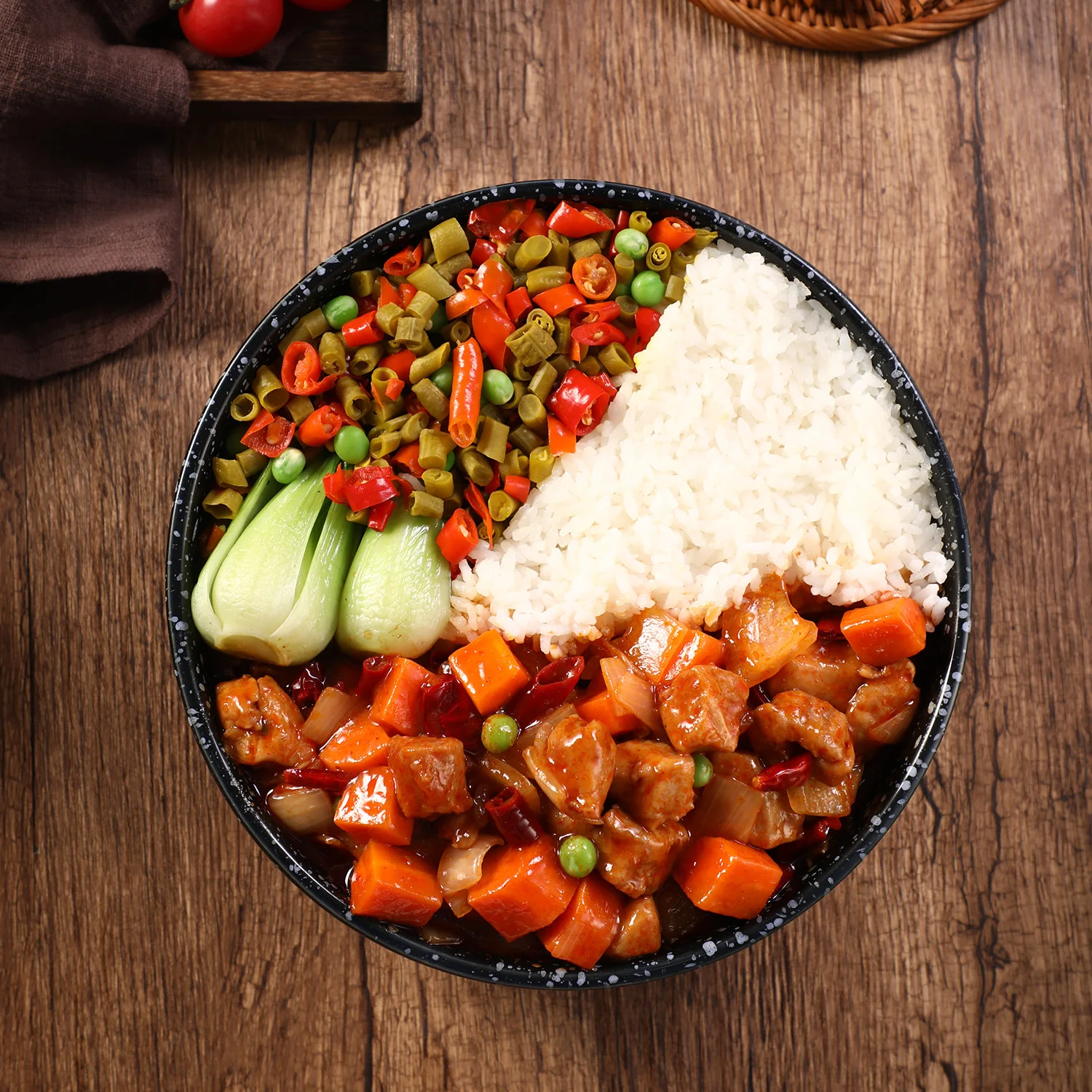 2024 Popular Hot Selling Heating Lunchery Prefabricated Food Portable Chongqing Spicy Chicken