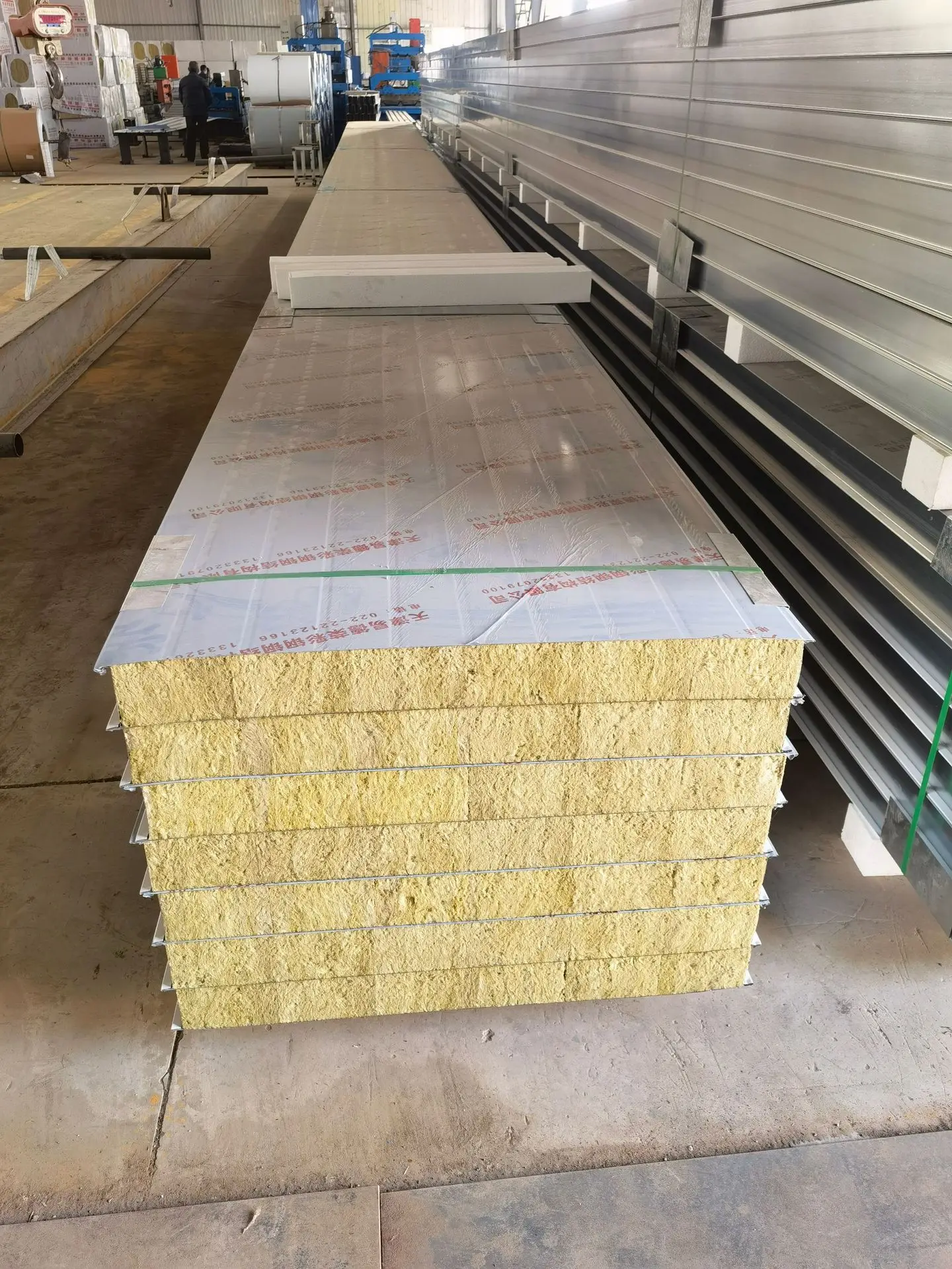 Wall And Roof Rock Wool Acoustic Wall Sandwich Panel Price Fireproof Insulated Pu Rock Wool Sandwich Panel