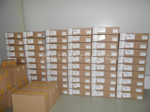 Original New Cis 2960X 24 Ports PoE Switch 2x10G SFP+ LAN Base WS-C2960X-24PD-L