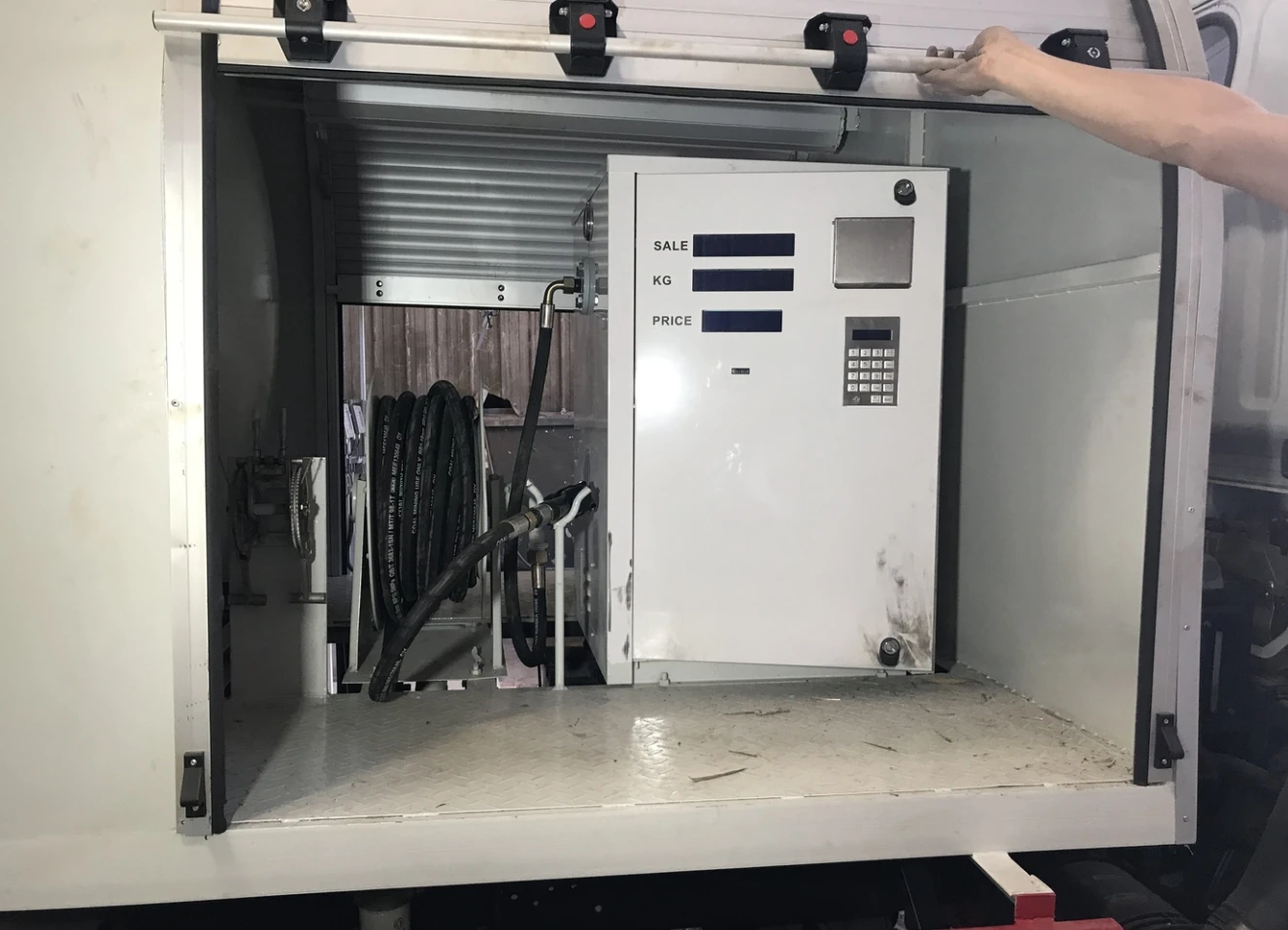 High Quality DONGFENG 4*2  5000L 95HP LPG Refill Truck Mobile LPG Filling Truck for sale