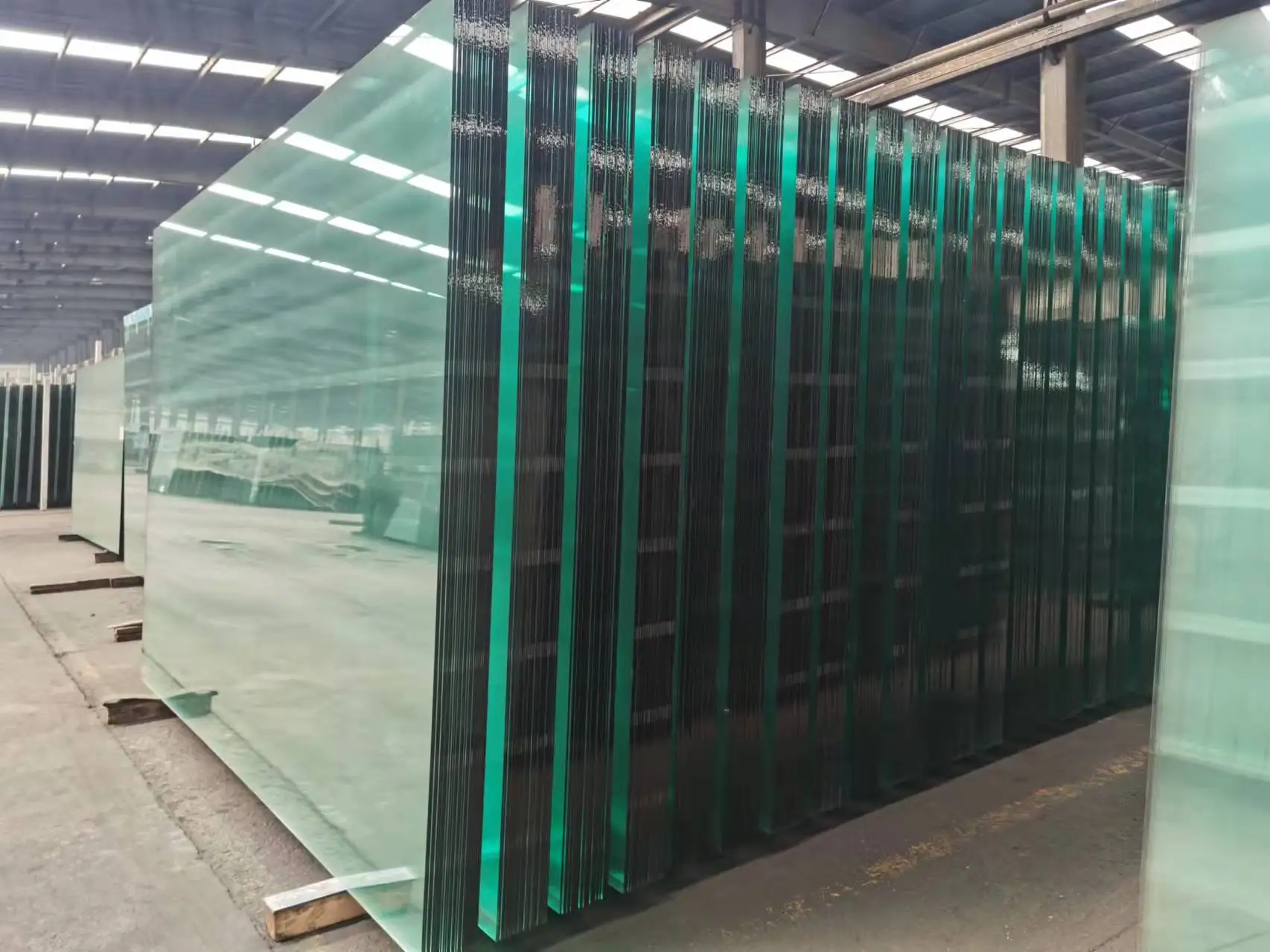 Factory price wholesale 3mm 4mm 5mm 6mm 8mm 10mm 12mm clear float glass sheet for construction and building applications