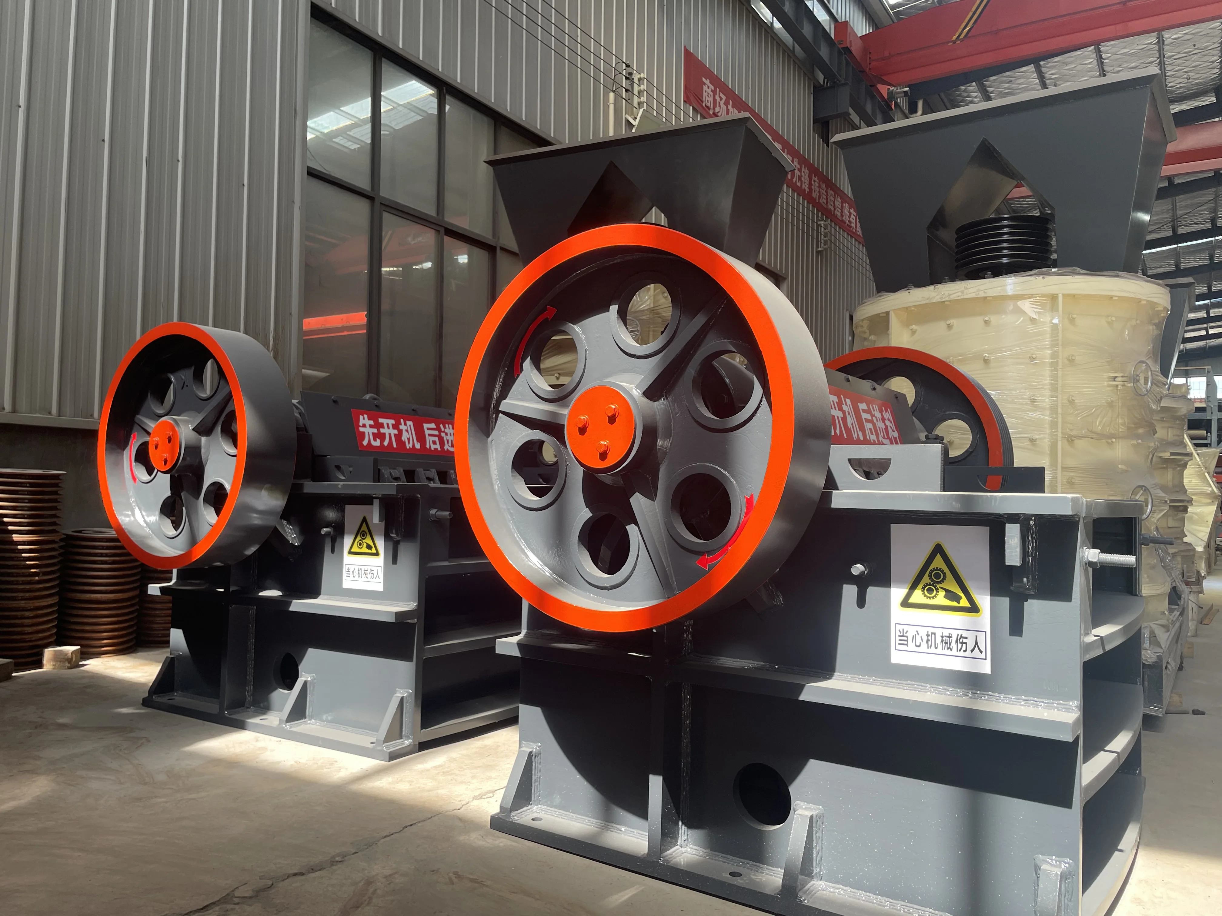 Jaw crusher coarse breaking fine breaking machine pebble granite stone crusher high hardness stone