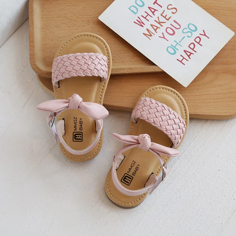 Western style girls woven sandals summer sweet bow board shoes soft bottom beach artificial leather sandals