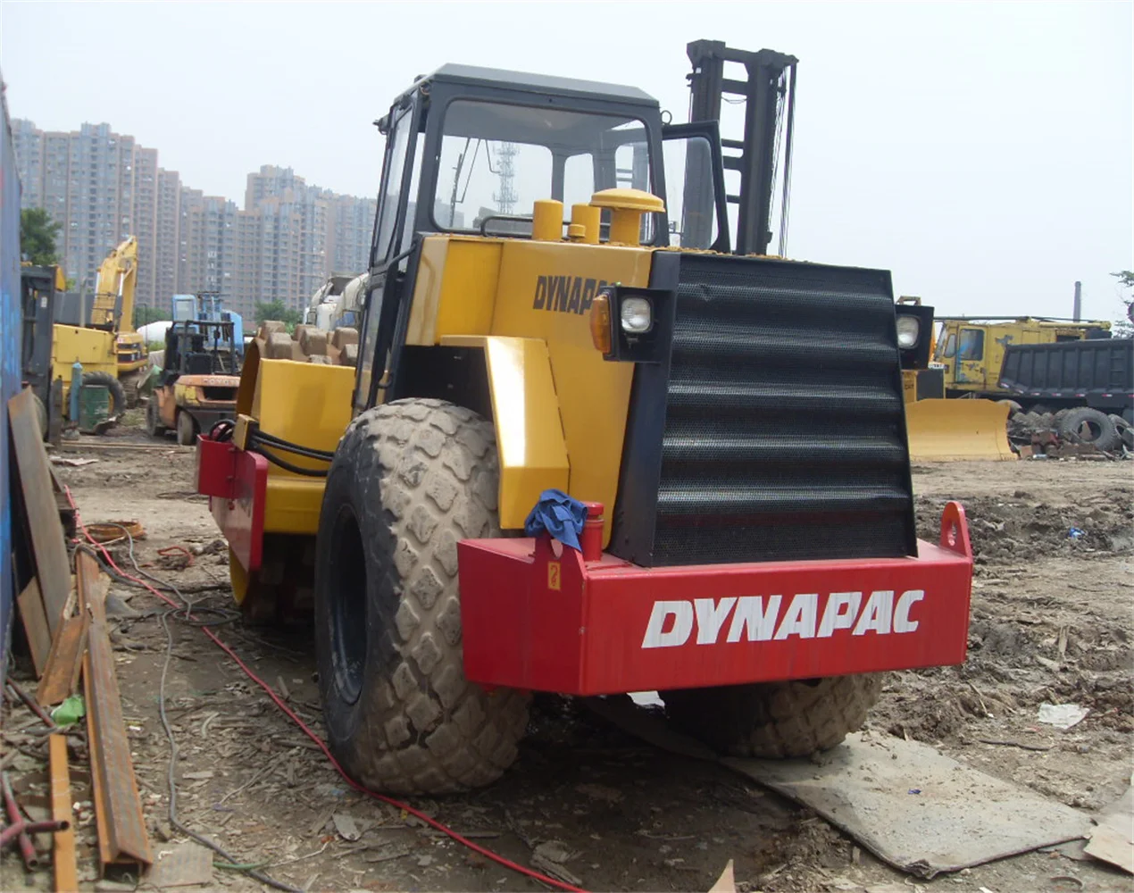  Б/у дорожный каток Dynapac CA25D б/у 13 тонн ка25d уплотнитель