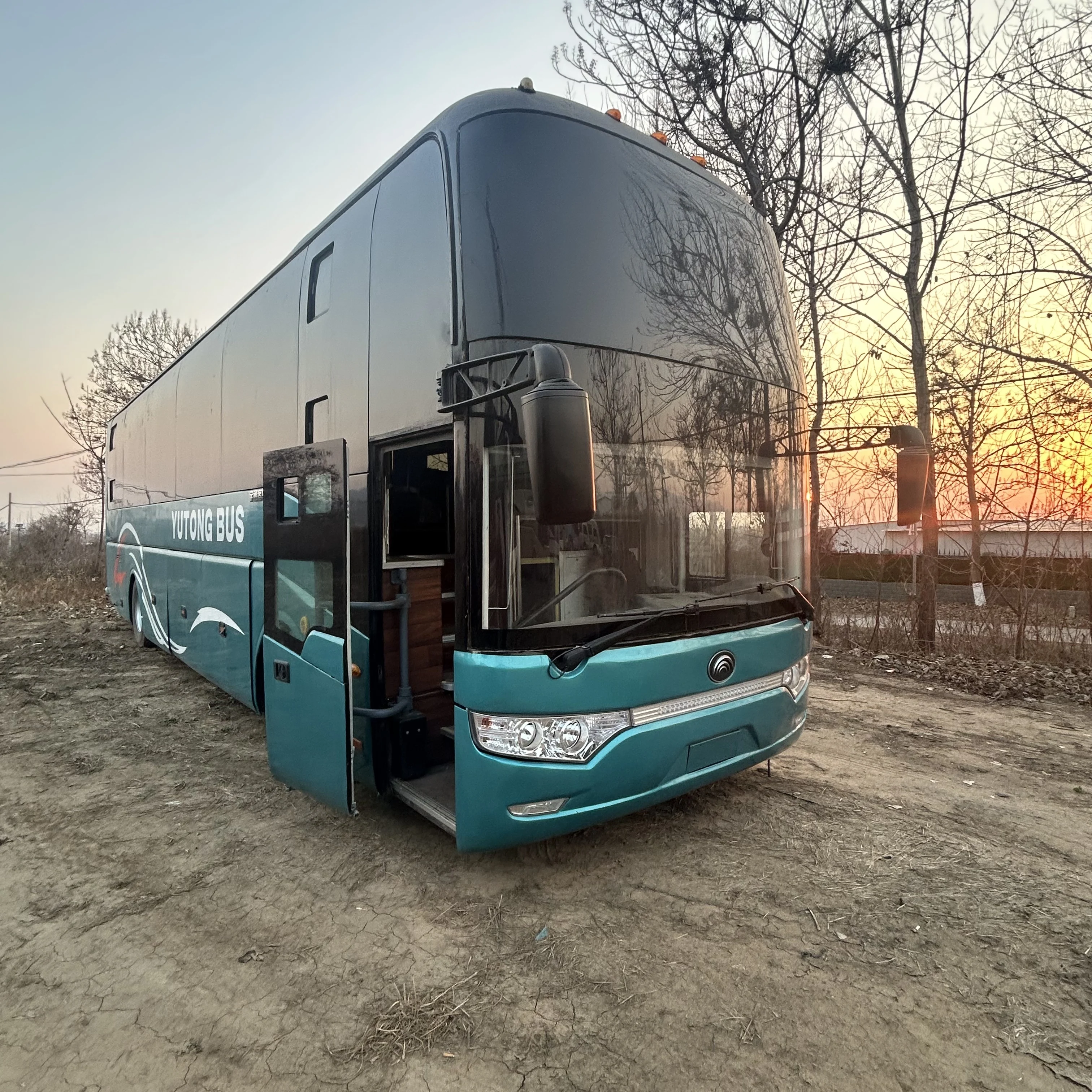 Chinese Factory Price yutong bus 2024 zk6138h diesel 51 yutong passenger bus 40-60 seat yutong bus for sale