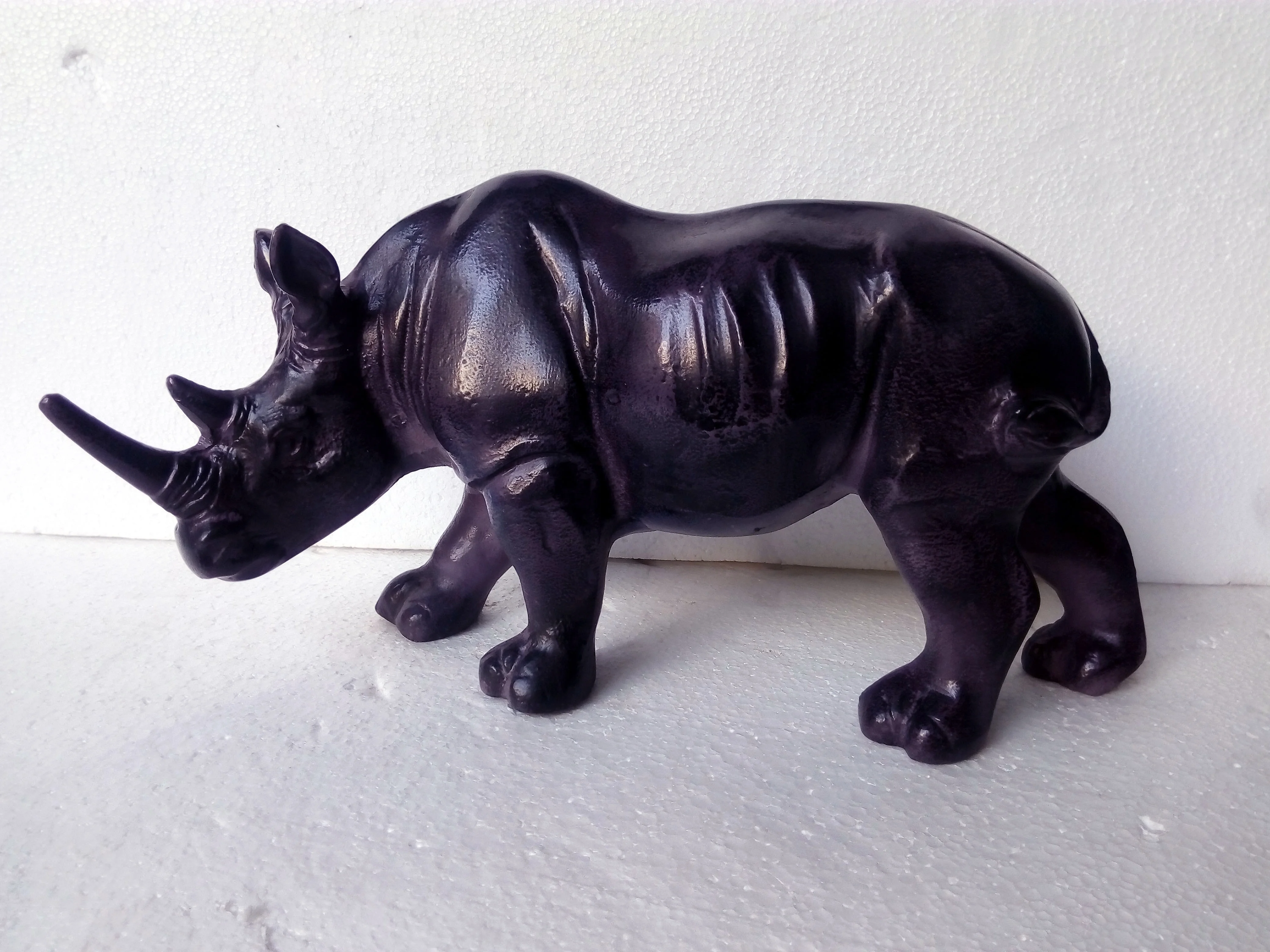 High Quality Large Aluminium Rhinoceros Sculpture Decorative Rhino Statue Figurine For Home Decoration