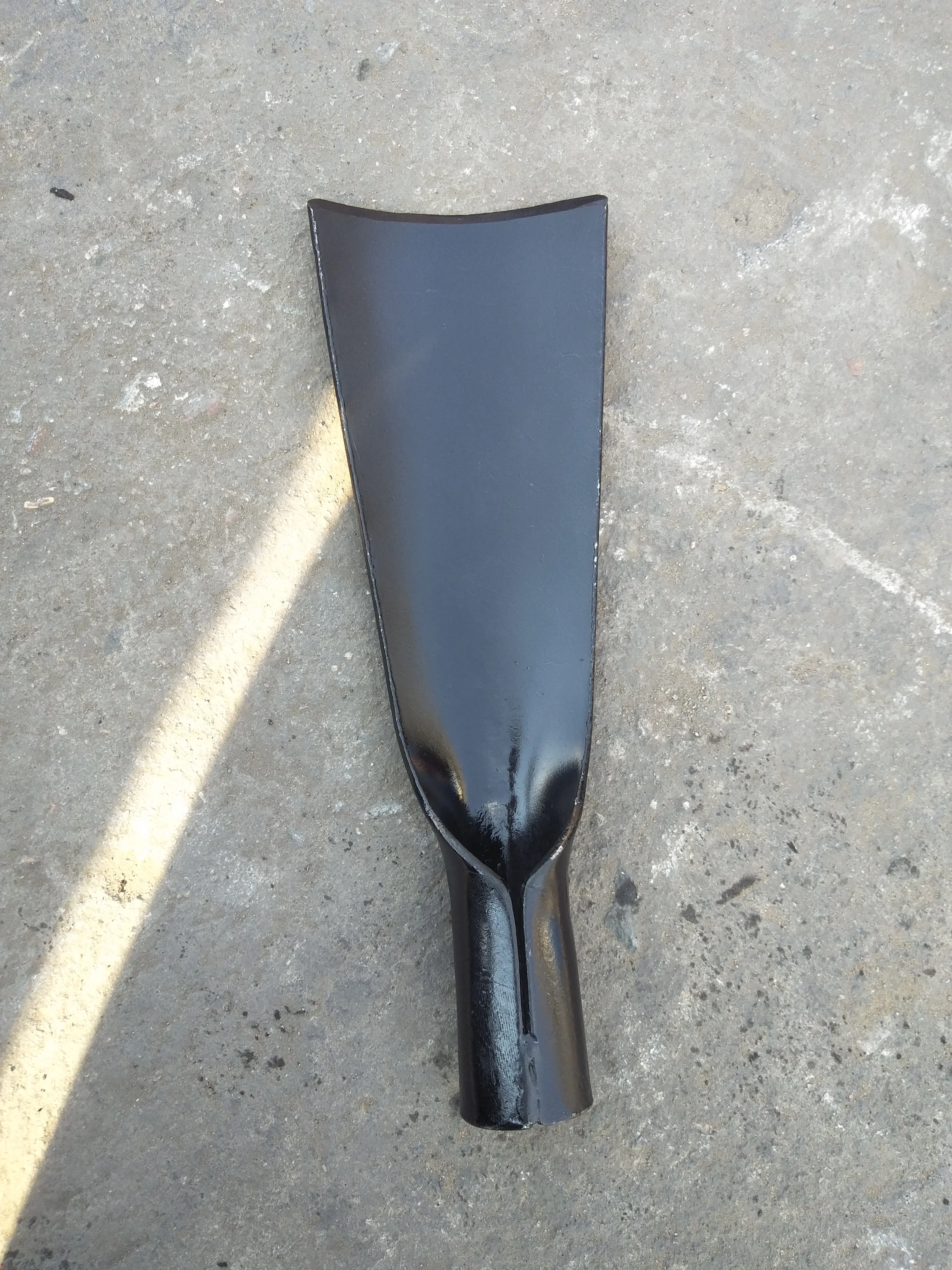 2022 year tree shovel and spade