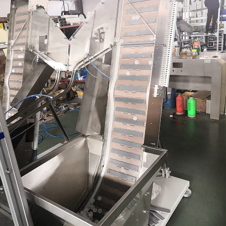 Automatic pp pet pvc bottle cap lining insert gasket machine with good price