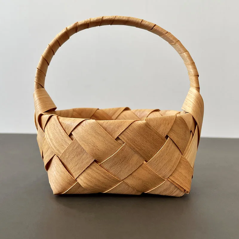 Factory price small wooden chip picnic basket wedding candy empty Christmas gift basket