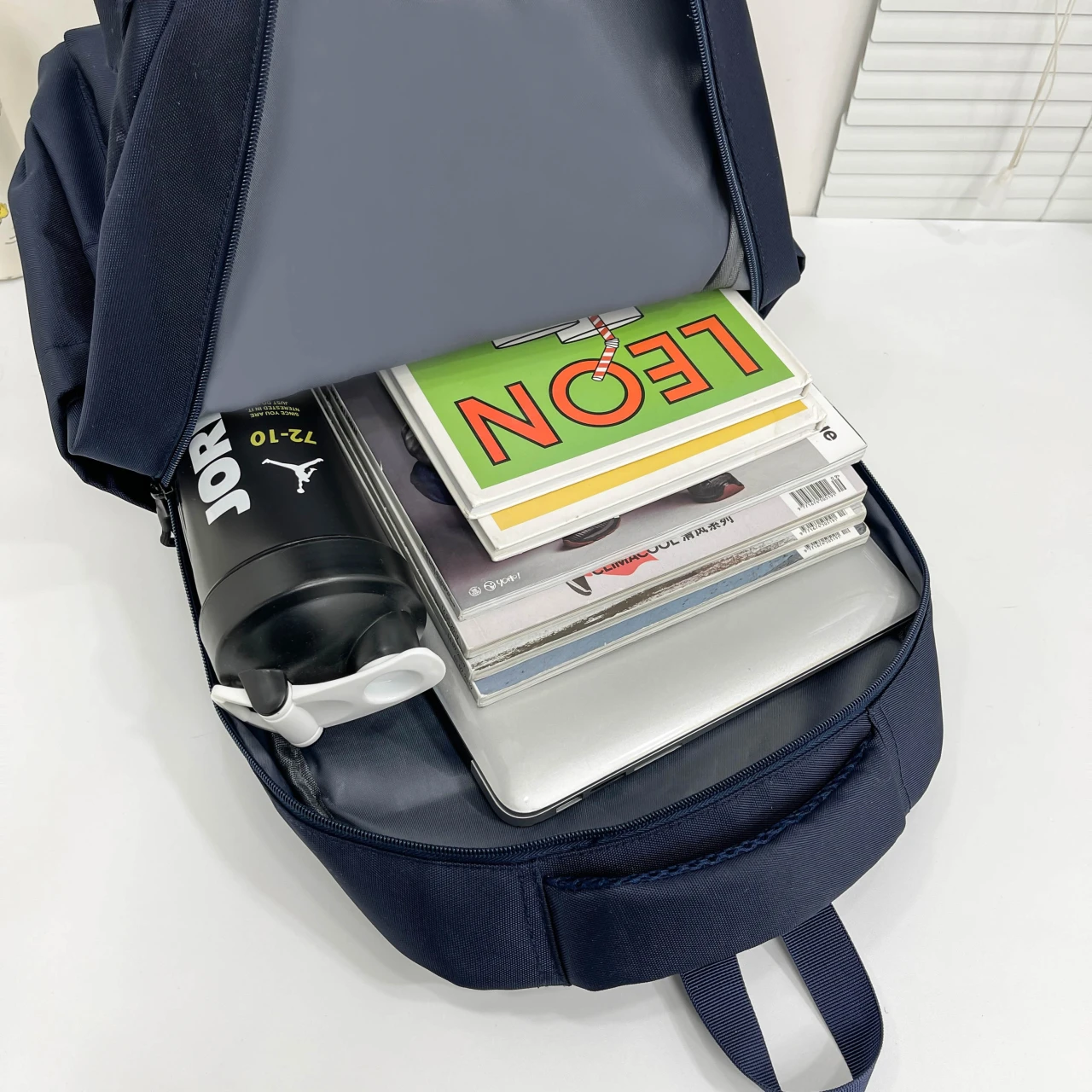 Fashion simple design backpack waterproof unisex school bag for teenager