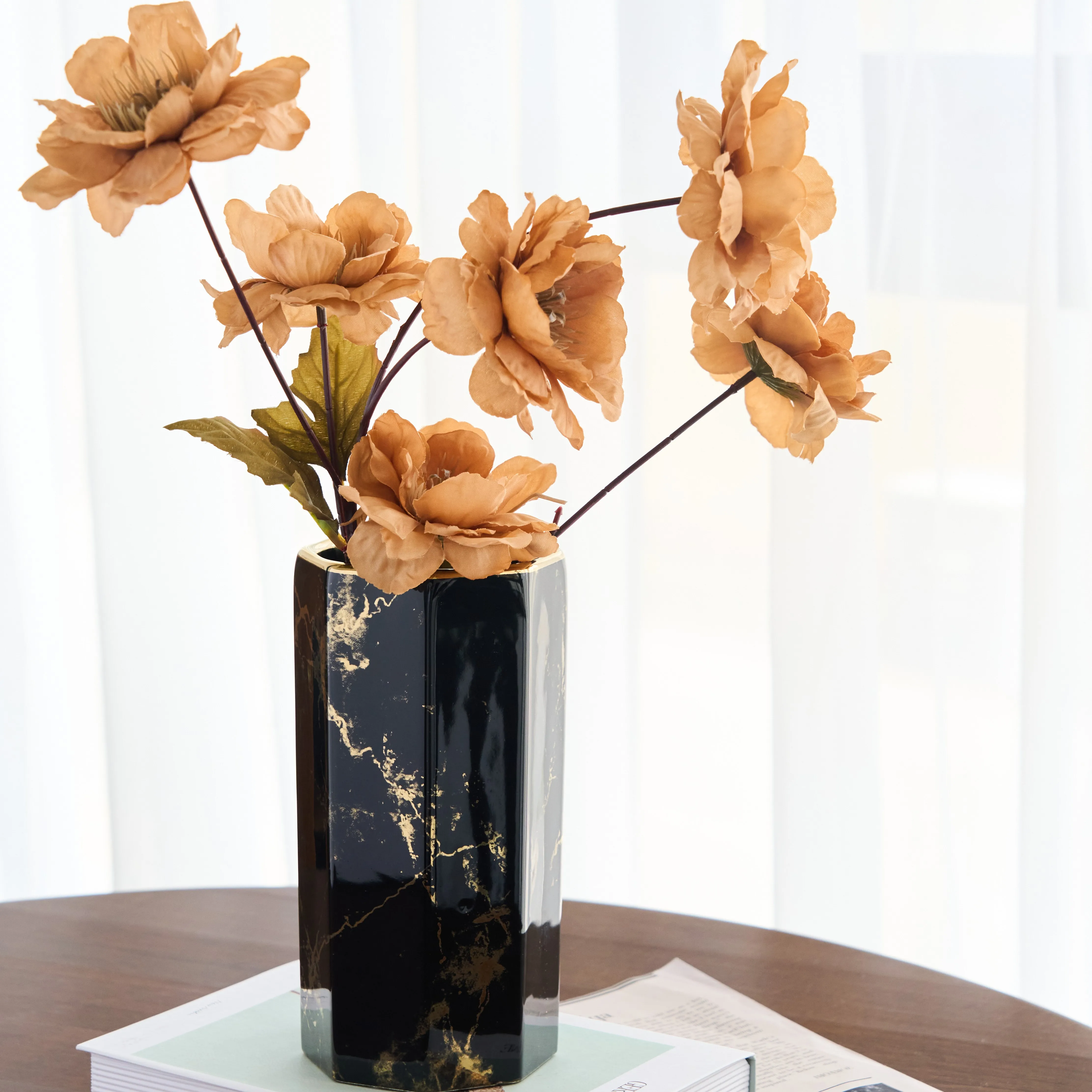 Wholesale Luxury home hotel decor ceramic gold marble black vase