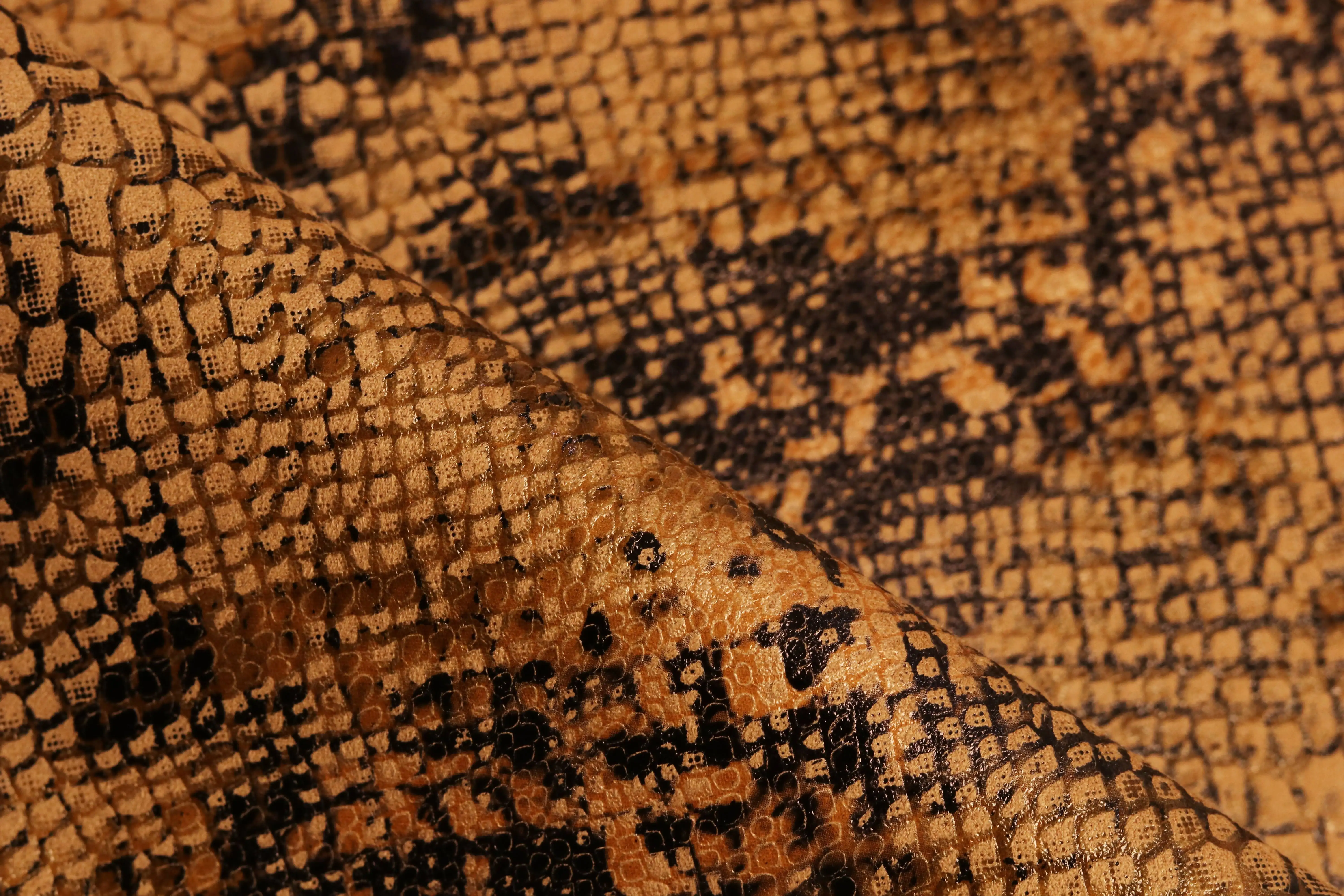Hot Sale Micro Fiber Foil Printing Snake Skin Recycled Knitting Faux Suede Fabric For Clothes