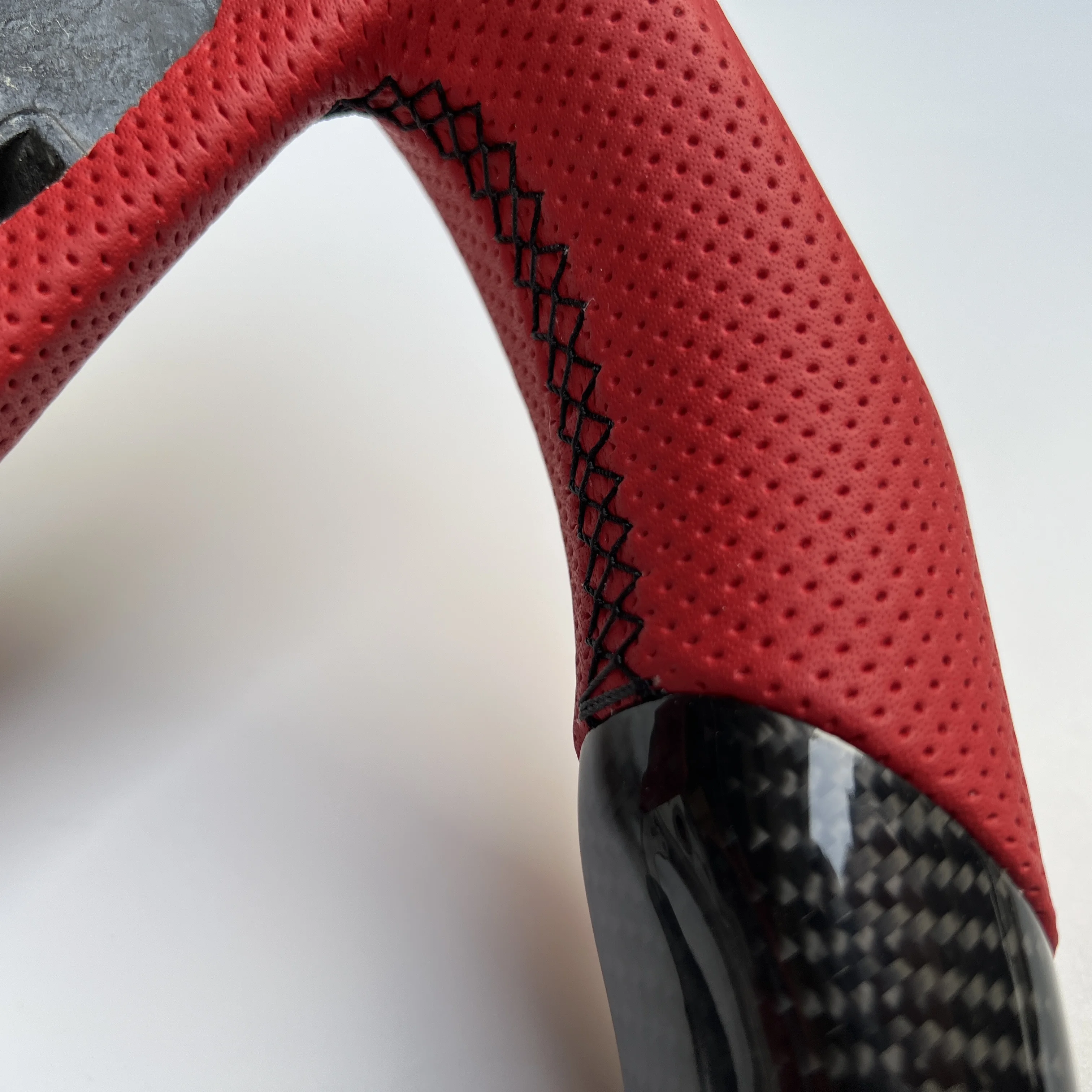 Hot sell best price custom civic carbon fiber steering wheel red perforated steering wheel for civic 2016+ 10th gen