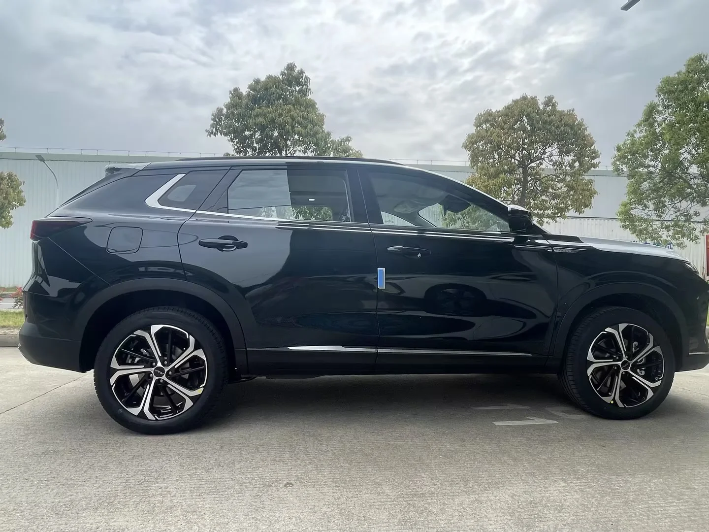 Hybrid 5 Seats SUV Car Dongfeng Aeolus Haoji HEV Car In 1044 km Endurance Mileage