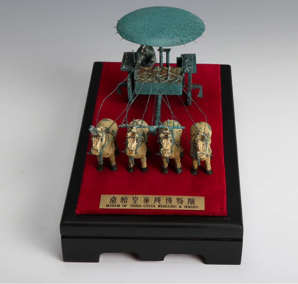 Classical Business gifts cast iron Chinese style bronze chariots and horses statues