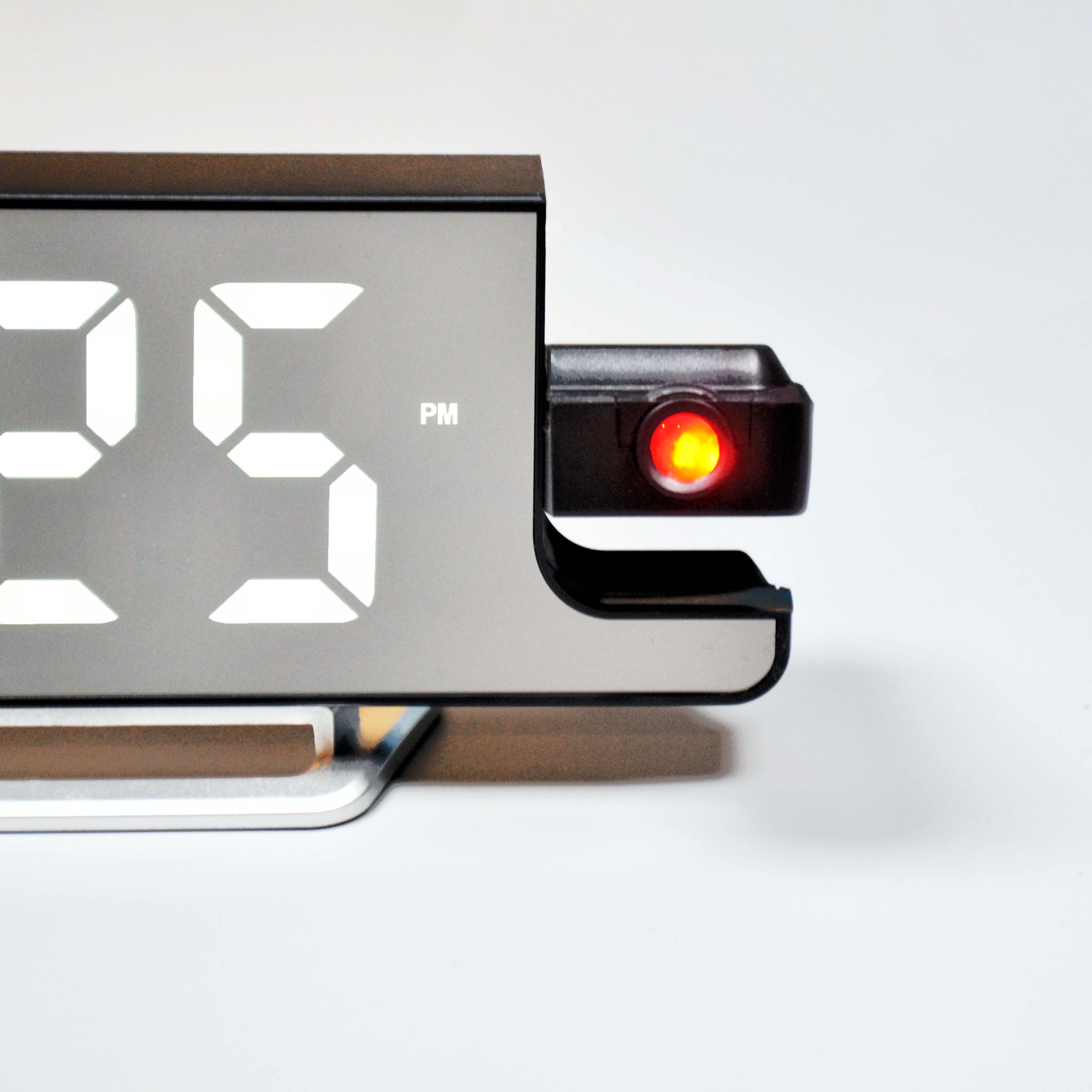 LED minimalist and fashionable digital projection clock snooze function date temperature and brightness adjustment night mode