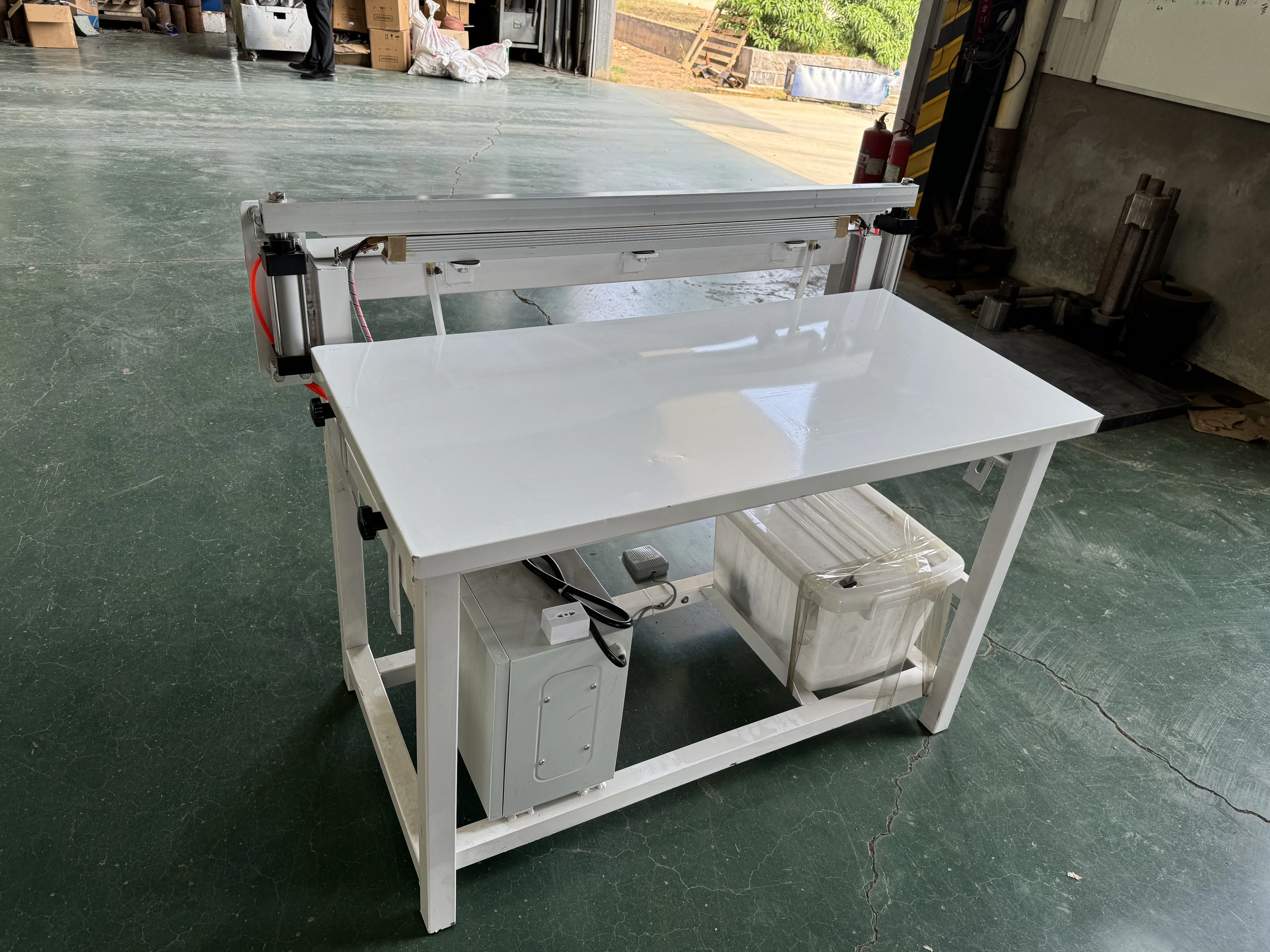 Plastic Bag Sealing Machine