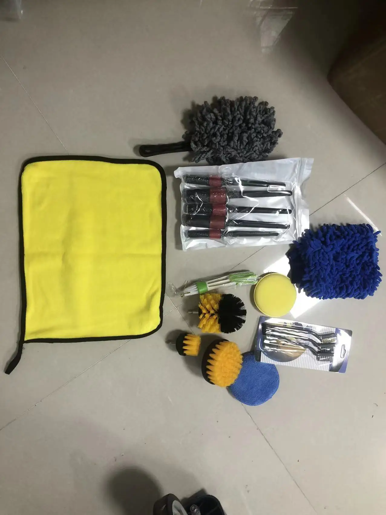 17Pcs Hot Sale Car Cleaning Tool Set Car Wheel Cleaner Wash Brush Supplies Kit