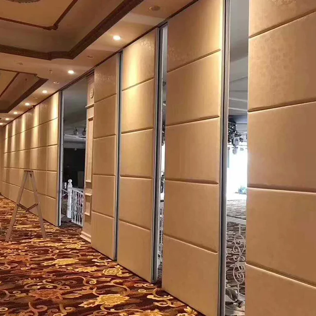 High Quality Cheap New Design  Made In China Good Price Movable Wooden Accordion Partition Wall For Banquet