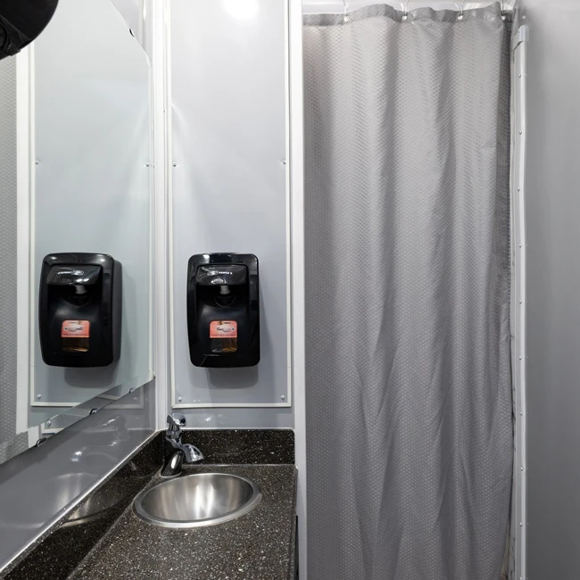 Best Quality Cheap Custom Mobile Toilet Mobile Portable  Mobile Restroom HOT Selling   For Sale