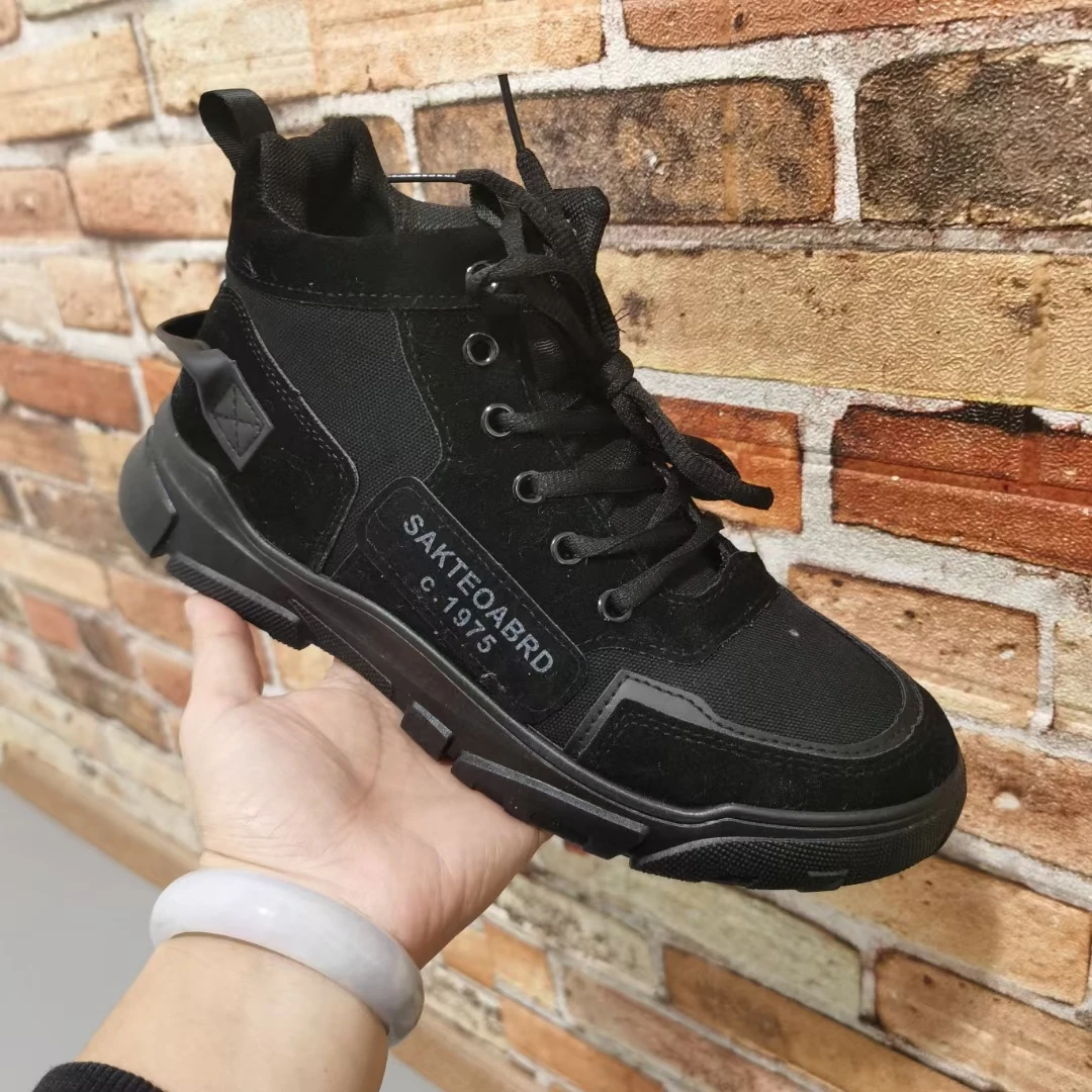 Manufacturer Stylish Sports and Low Price stock shoes for men