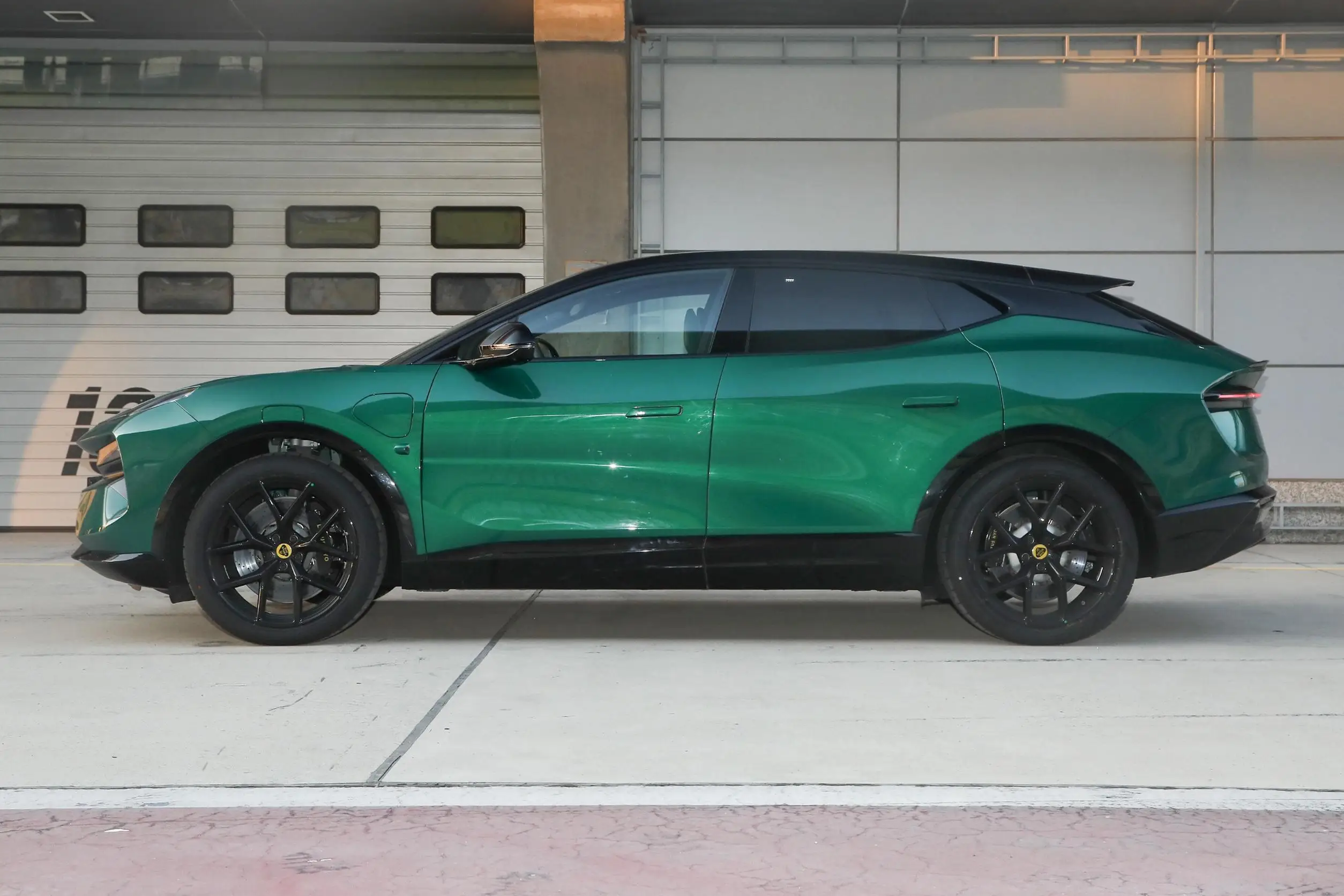 Роскошные автомобили для Lotus Eletre R + S 2024 новый автомобиль 4wd Hig Speed Suv Eletres Новый энергетический электромобиль Ev
