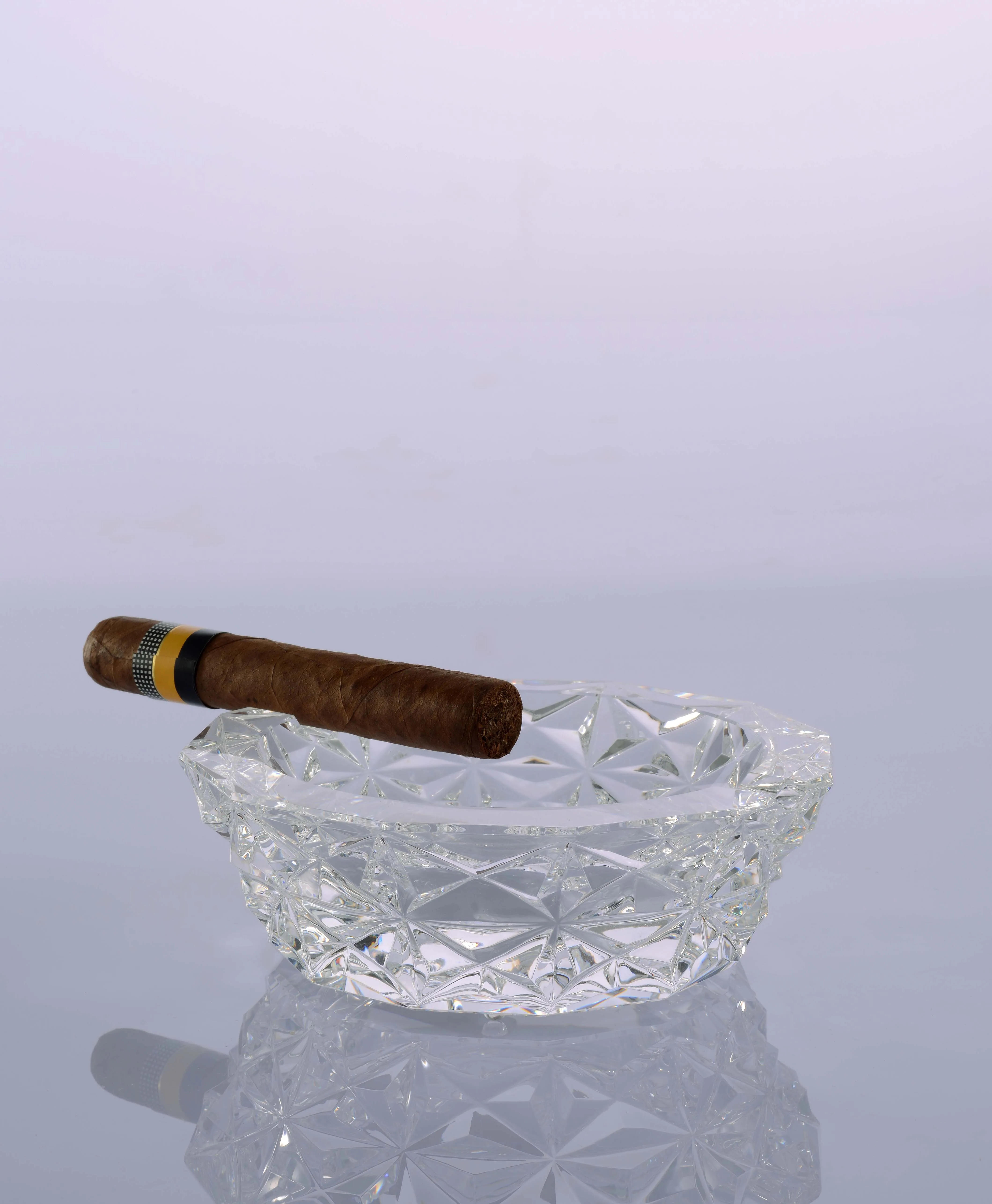 Wholesale Free Engraved Crystal Glass Ashtray Cigar Crystal Ashtray for home decor