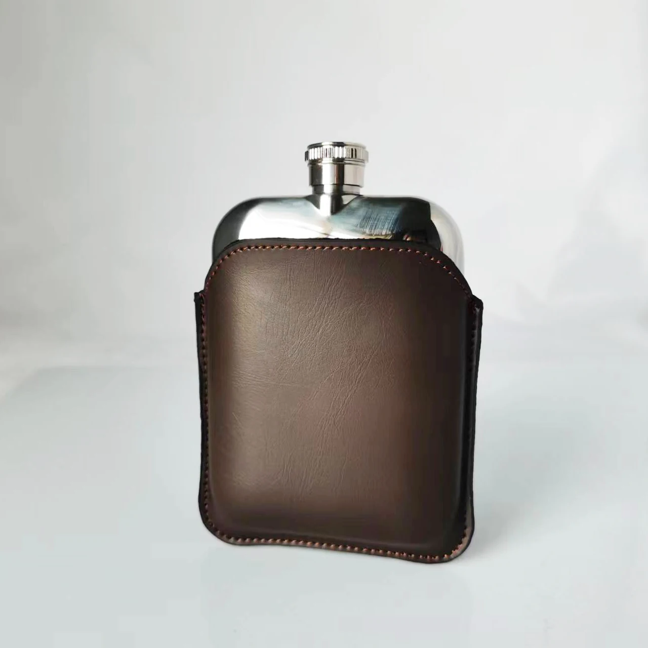 Wholesale 6oz Pewter Hip Flask With alcohol Brown Black Color Leather Pouch vodka whisky bottle hip flask leather bag