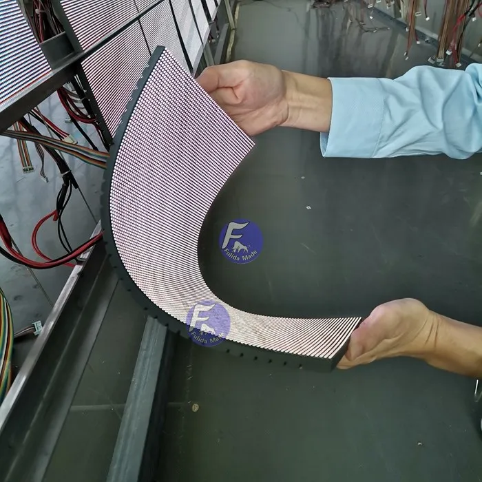 GOB cylinder led display Flexible Led Display P2.5 Indoor Advertising large video screens