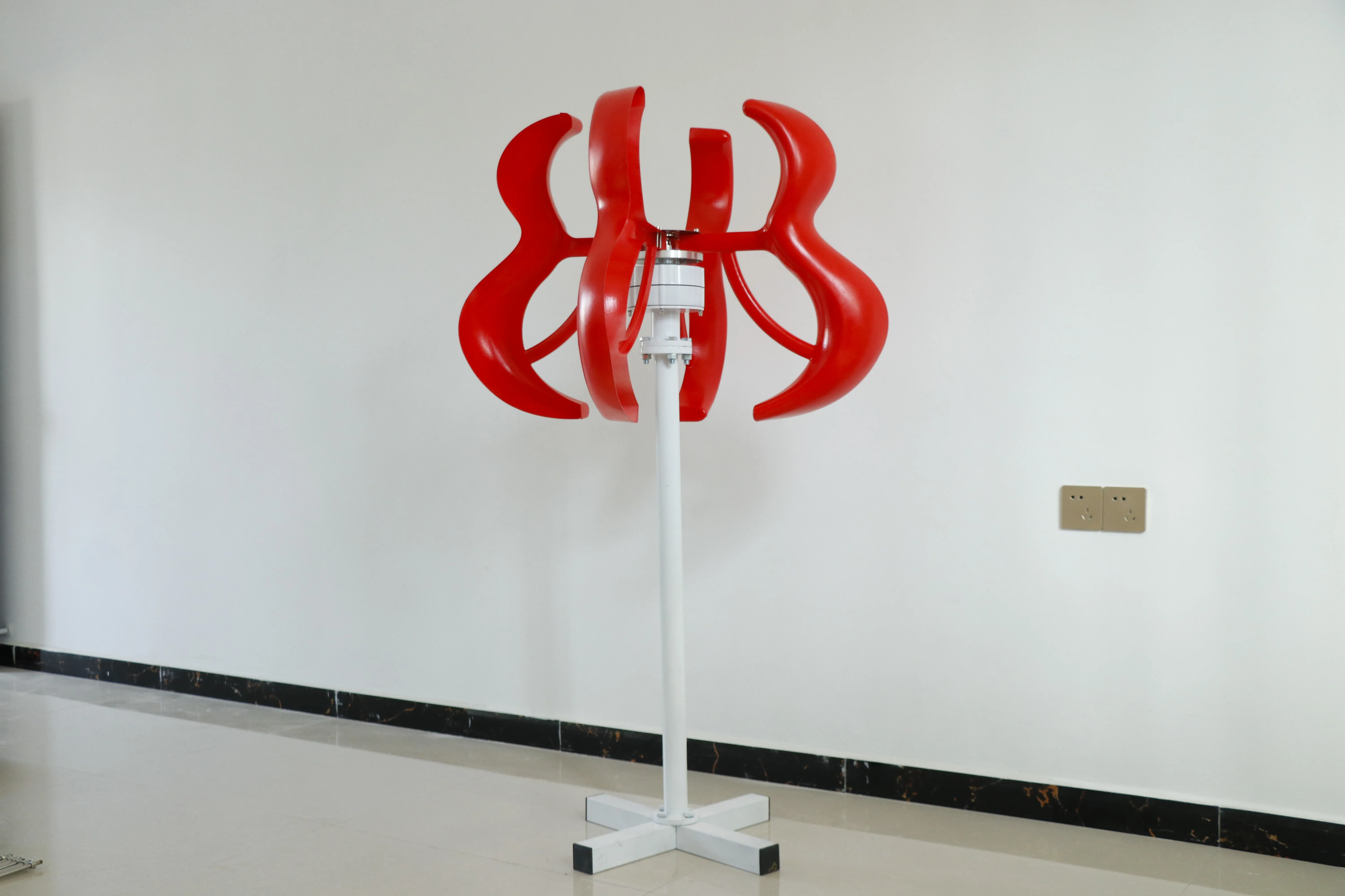 Vertical axis permanent magnet aluminum alloy generator with red gourd nylon fiber blades 100W-500W, low speed and low power