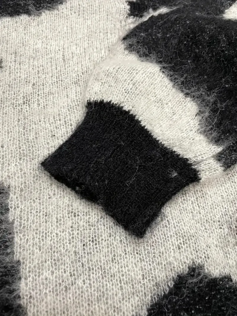 Custom Logo Stylish Mens Loose Fit Knitted Sweater Fuzzy Mohair Sweater Pullover Jumper With Pockets