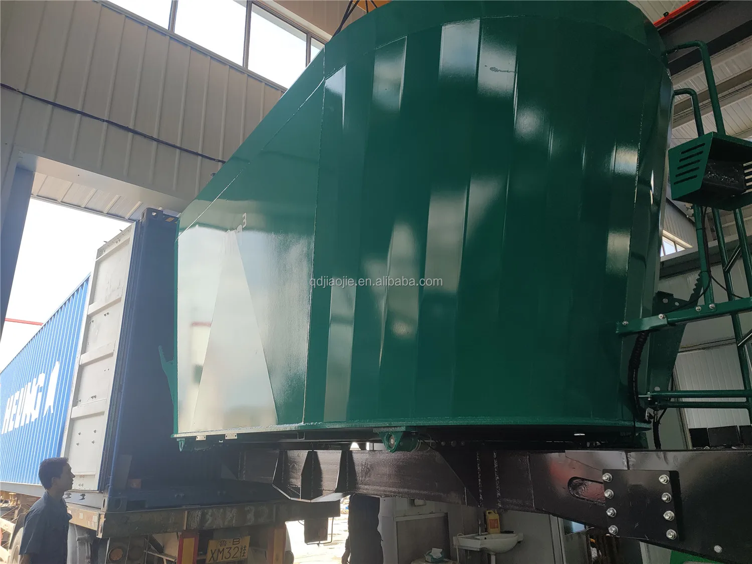 PTO Driven Agriculture Farm Use Cattle Feed TMR Wagon Feed Mixer Machine 20 Cbm  for Sale