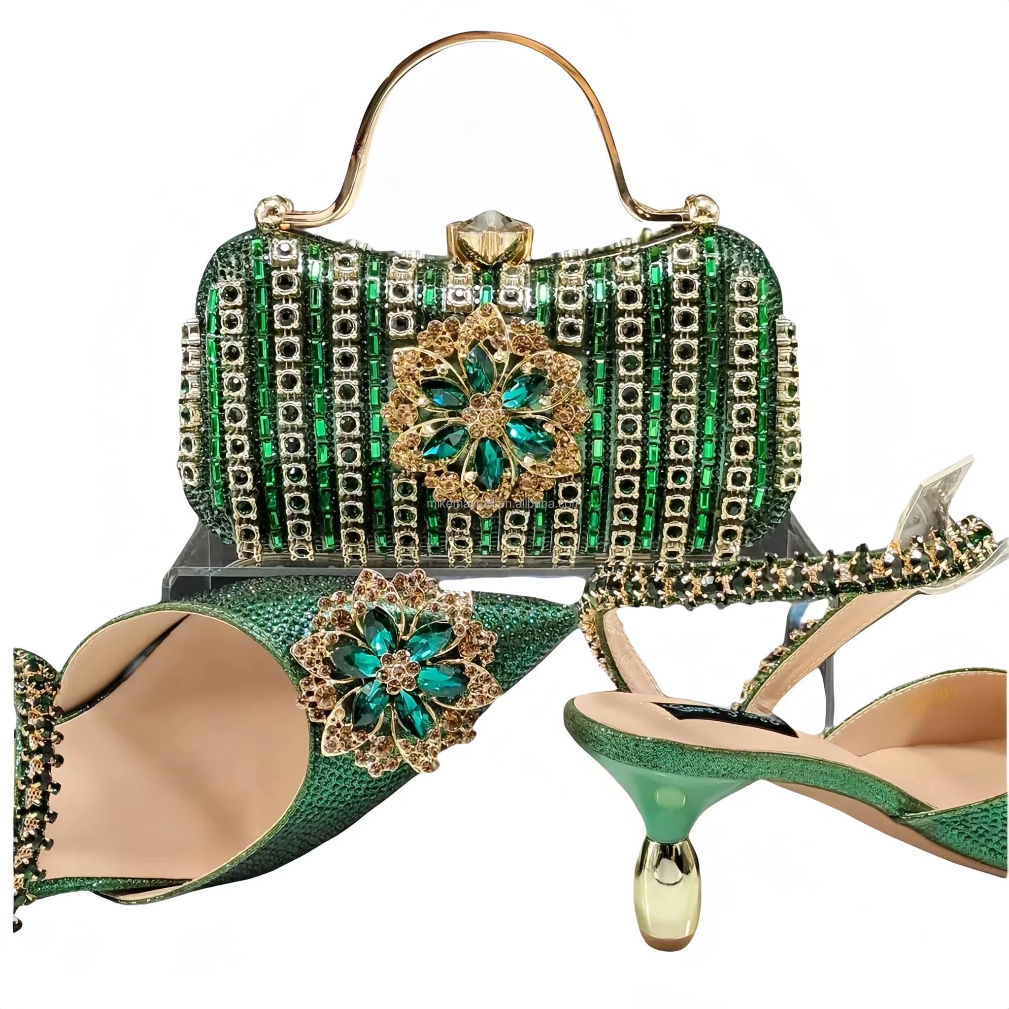 Latest shoes and matching bags with emerald snowflake diamond design are suitable for winter
