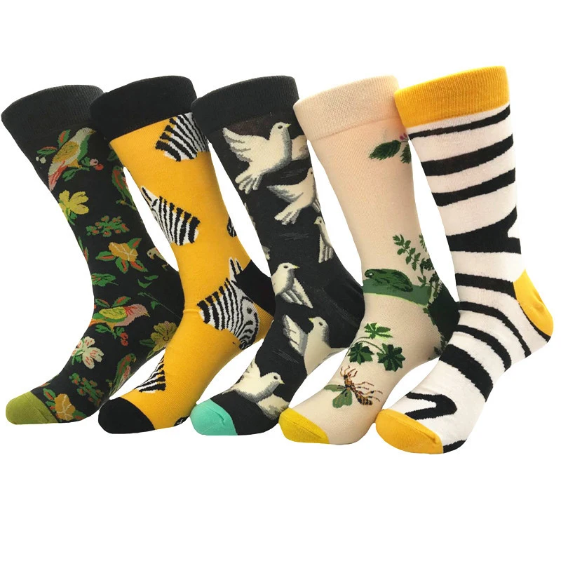 New arrival 2021 low moq custom european most popular carton bird and flowers cotton midi tube socks man
