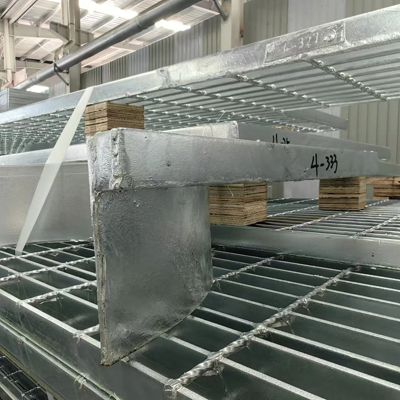 Customized Special-Shape Galvanized Steel Decking Sheet Metal Floor Roofing Made Iron Copper Aluminium Stainless Steel