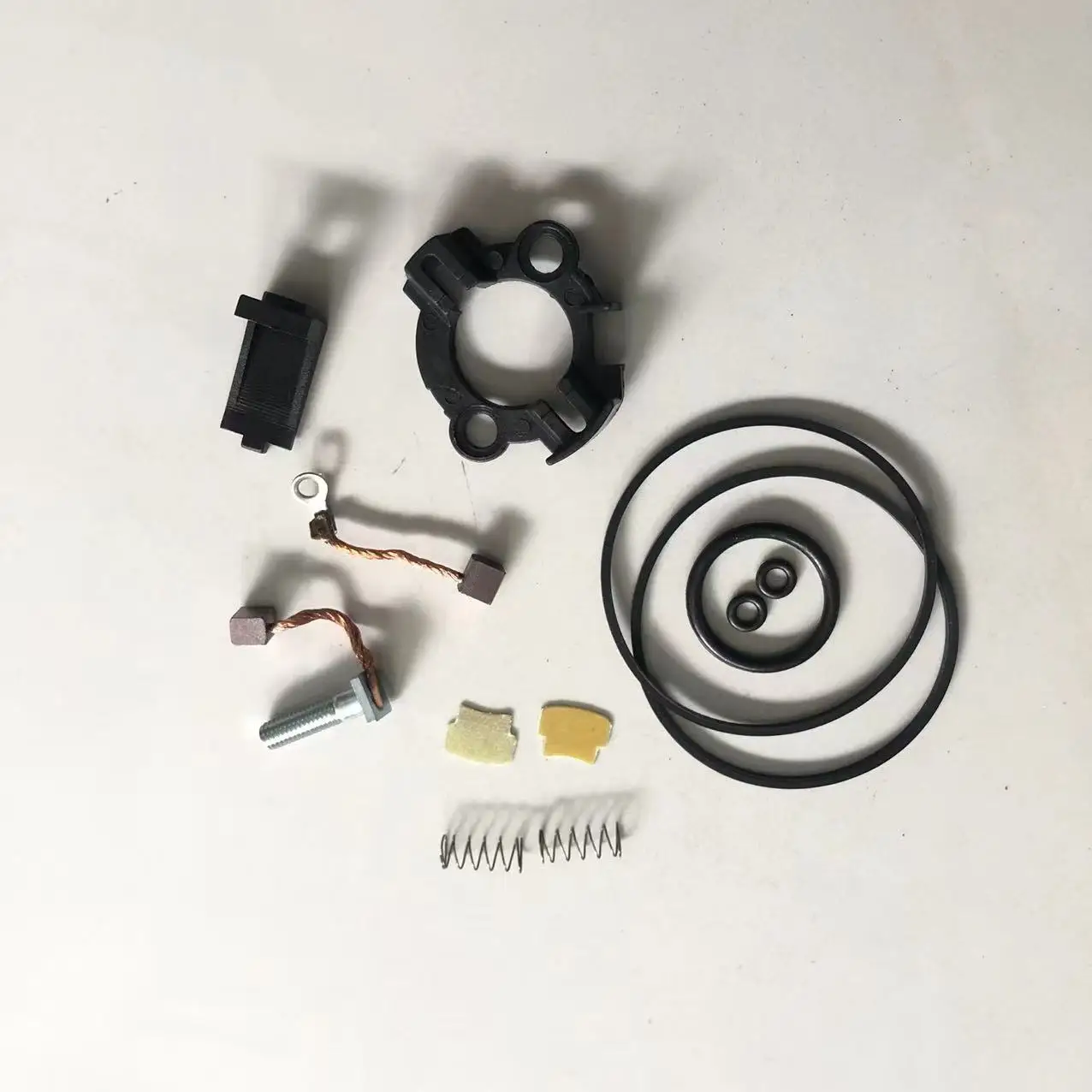 High Quality Good Price BIZ125 Motorcycle High Copper Content Motor Carbon Brush