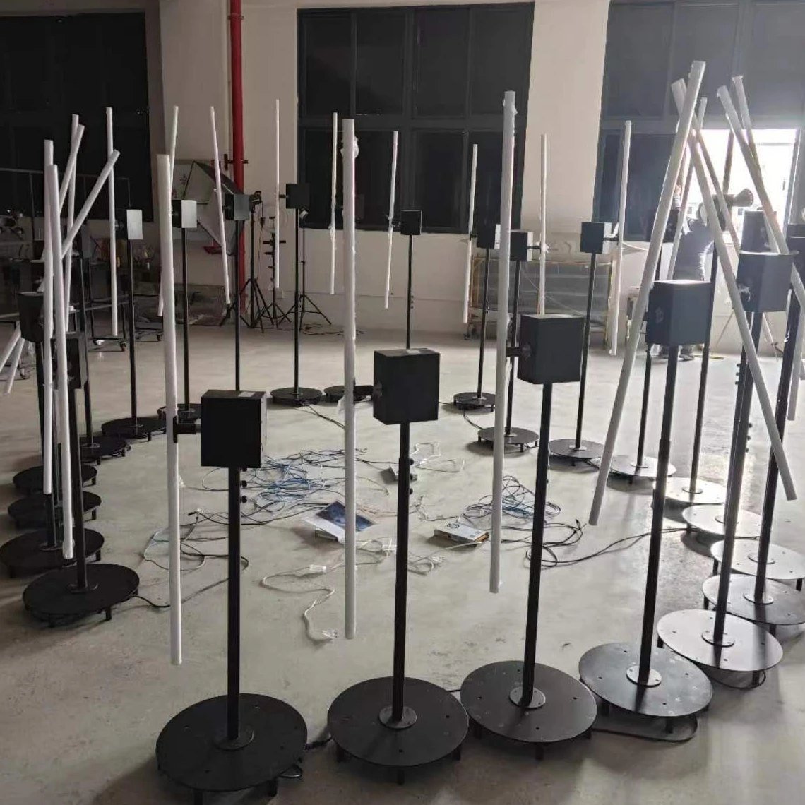 Dynamic RGB LED Light Tube Flipping Mechanical Kinetic Art Device Decorative Lamp for Sale