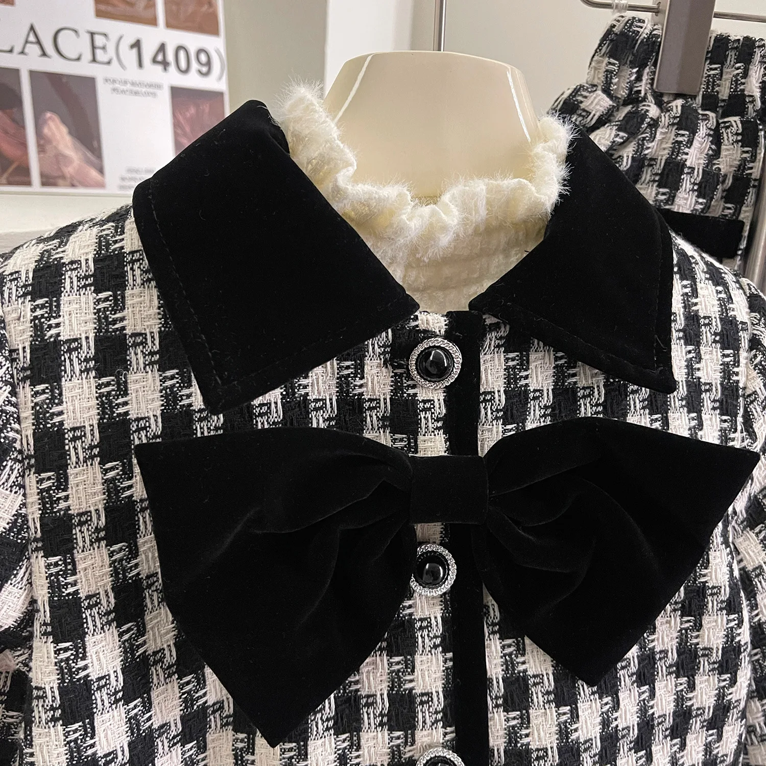 Новая Милая зимняя утепленная черная белая клетчатая короткая куртка с бантами + юбка комплект одежды из 2 предметов От до 7 лет