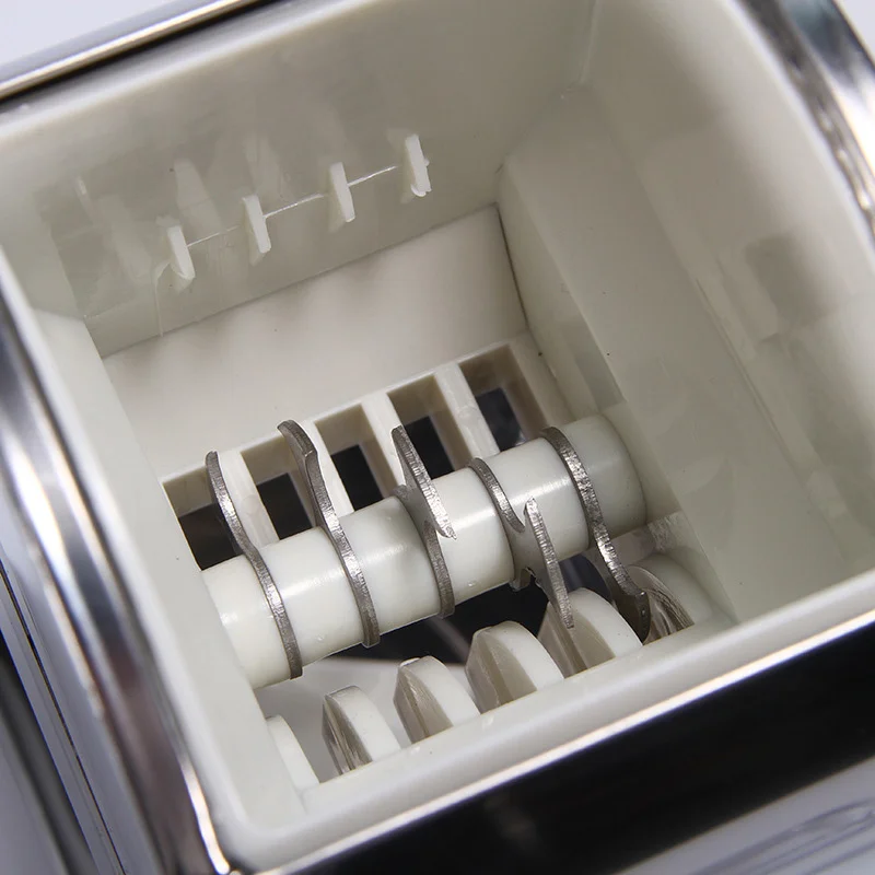 The factory direct sales chinese ice shaving machine convenient small ice crusher widely used easy-to-use home and commercial