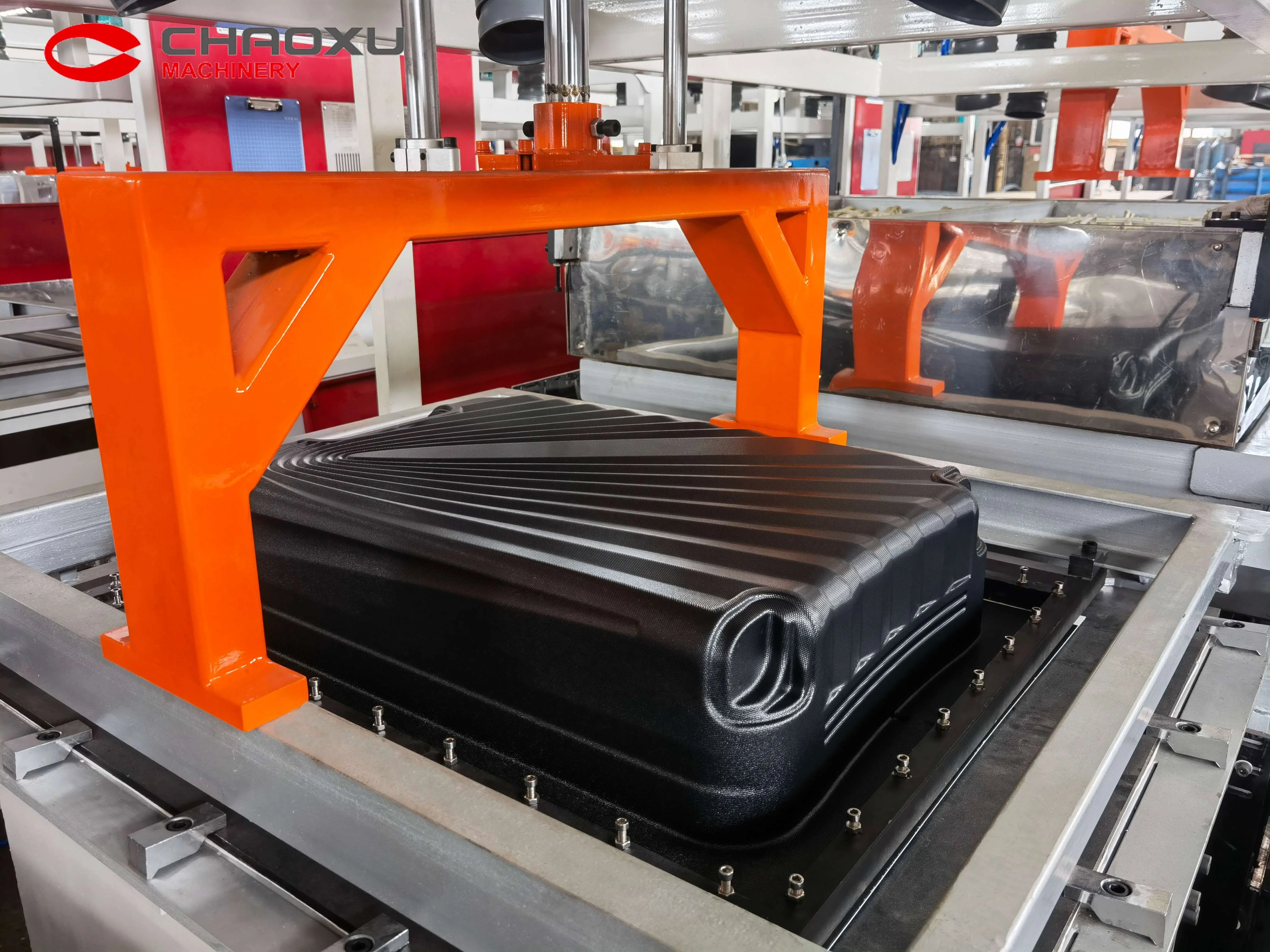 Plastic Vacuum Forming Sheet Luggage Making Machine