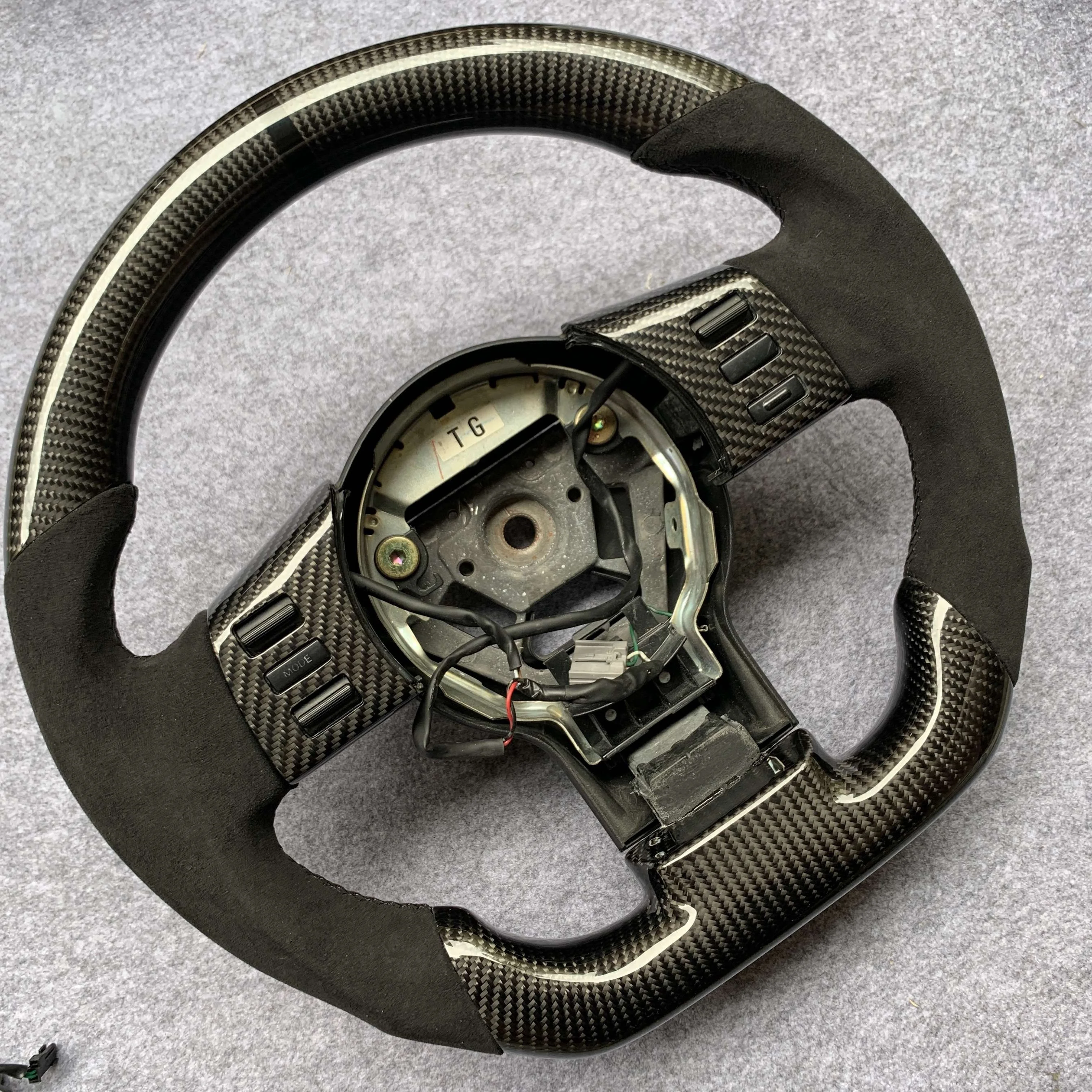 CCExcellent factory price custom top round bottom flat shape real carbon fiber steering wheel for Nissan 350z