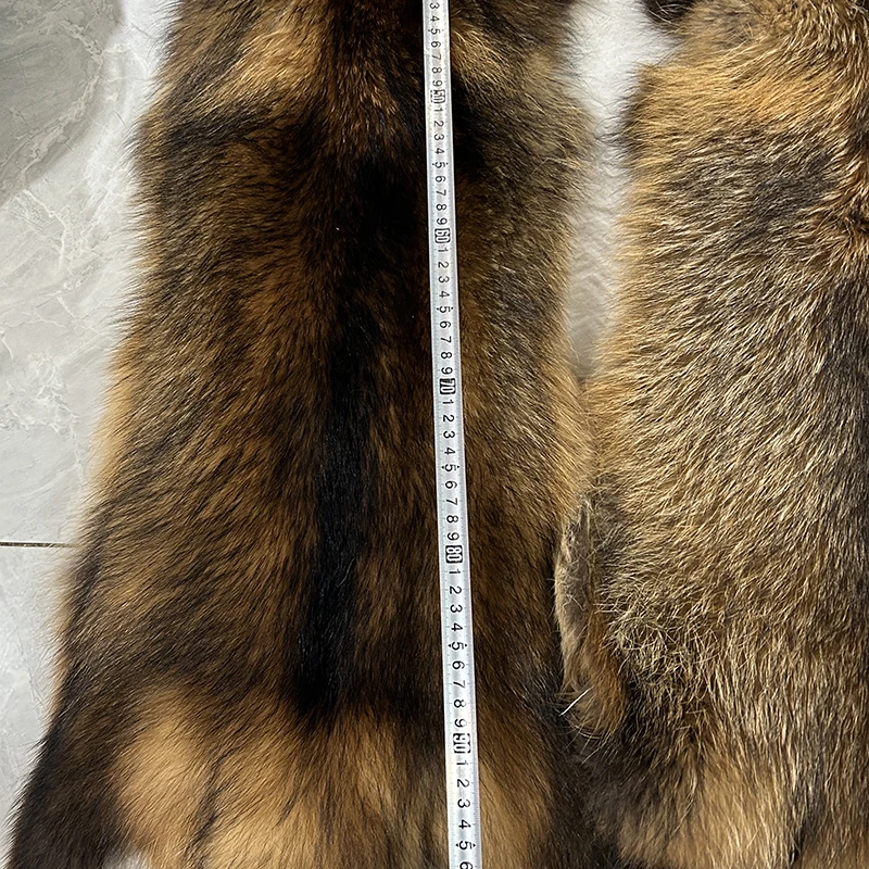 Factory Price High-quality Real Tanned Blue Accessories in Stock for Coat Fox Fur Raw Long Hair Raccoon Fur Skin Carton Natural