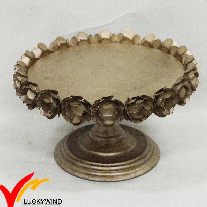 Iron Wedding Cake Stand Iron with Roses Vintage French Antique Metal Wholesale White Round Pedestal Iron Stand for Cake Bakeware